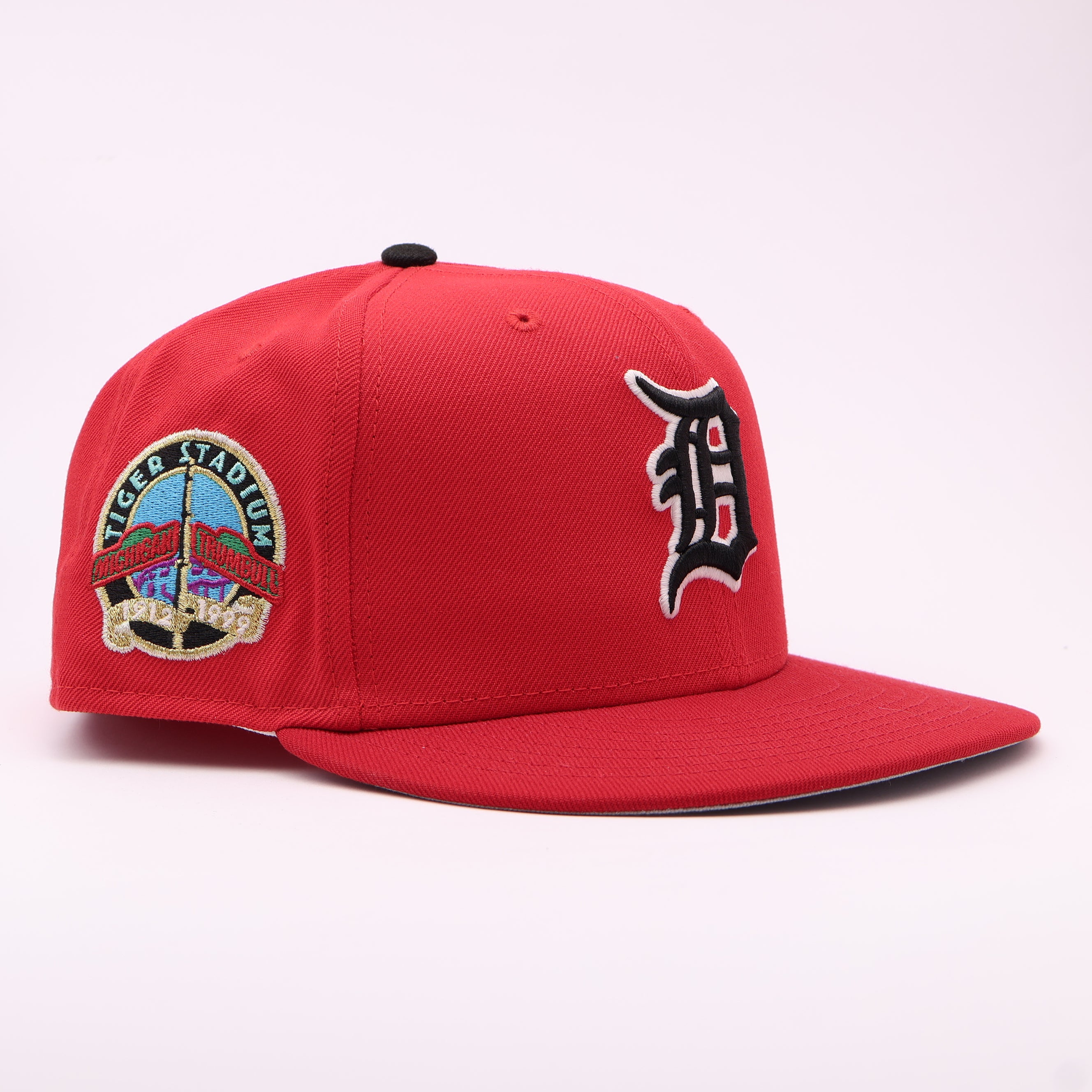 USED 8 Red Detroit Tigers Michigan & Trumbull 59fifty New Era Fitted Hat Cap