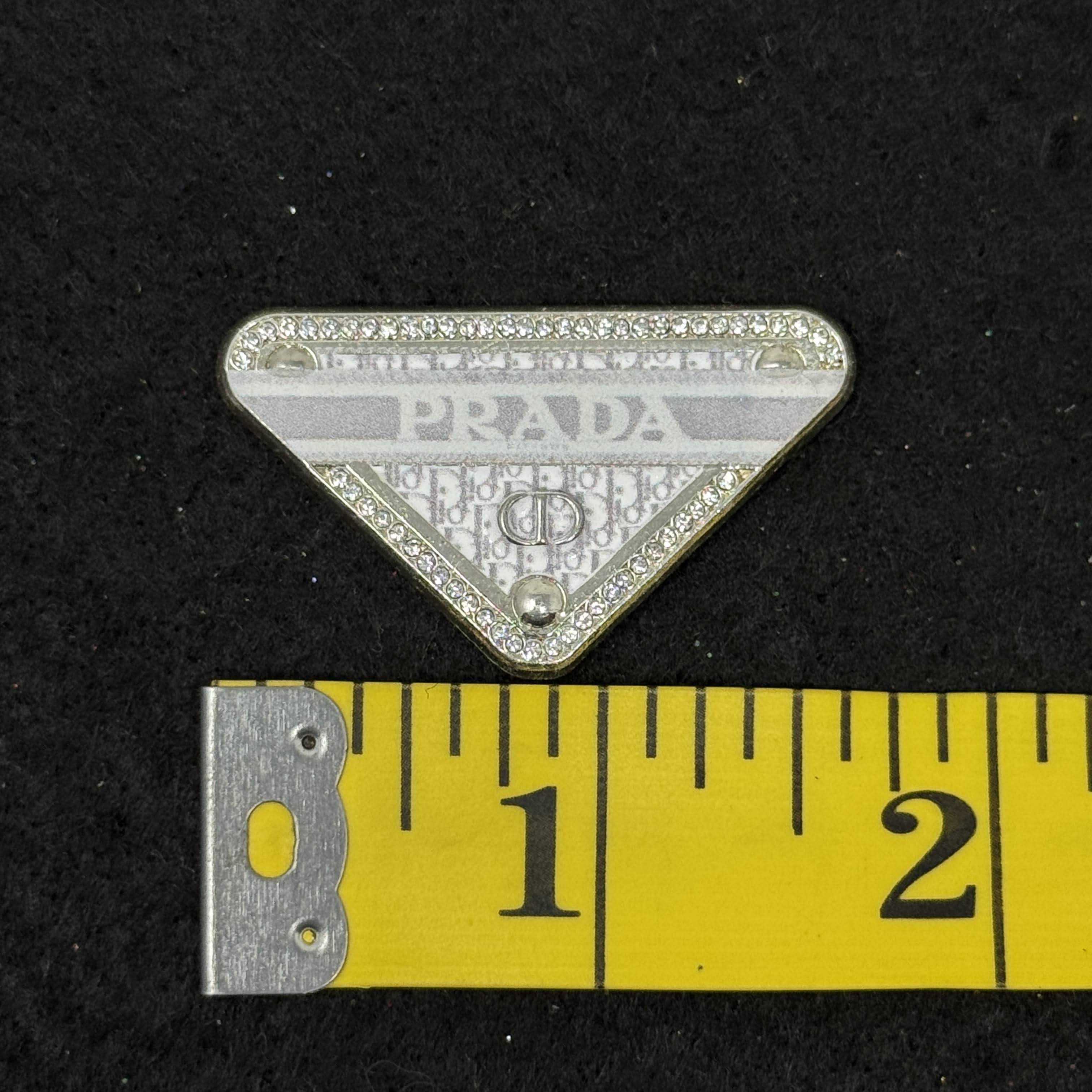 White/Icy Blue Designer Inspired Graphic Pin