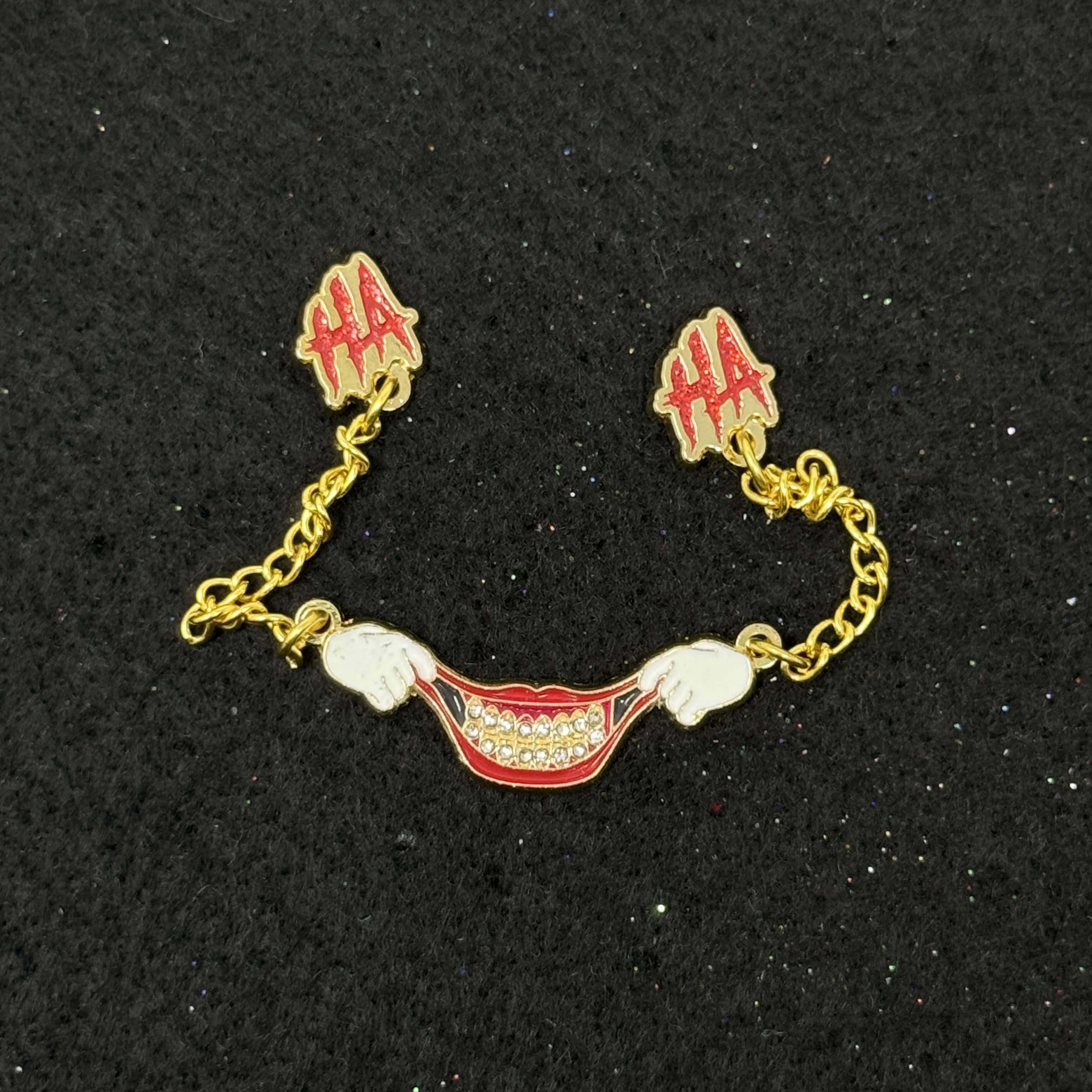 Joker Smile Gold Plating Chain Pin
