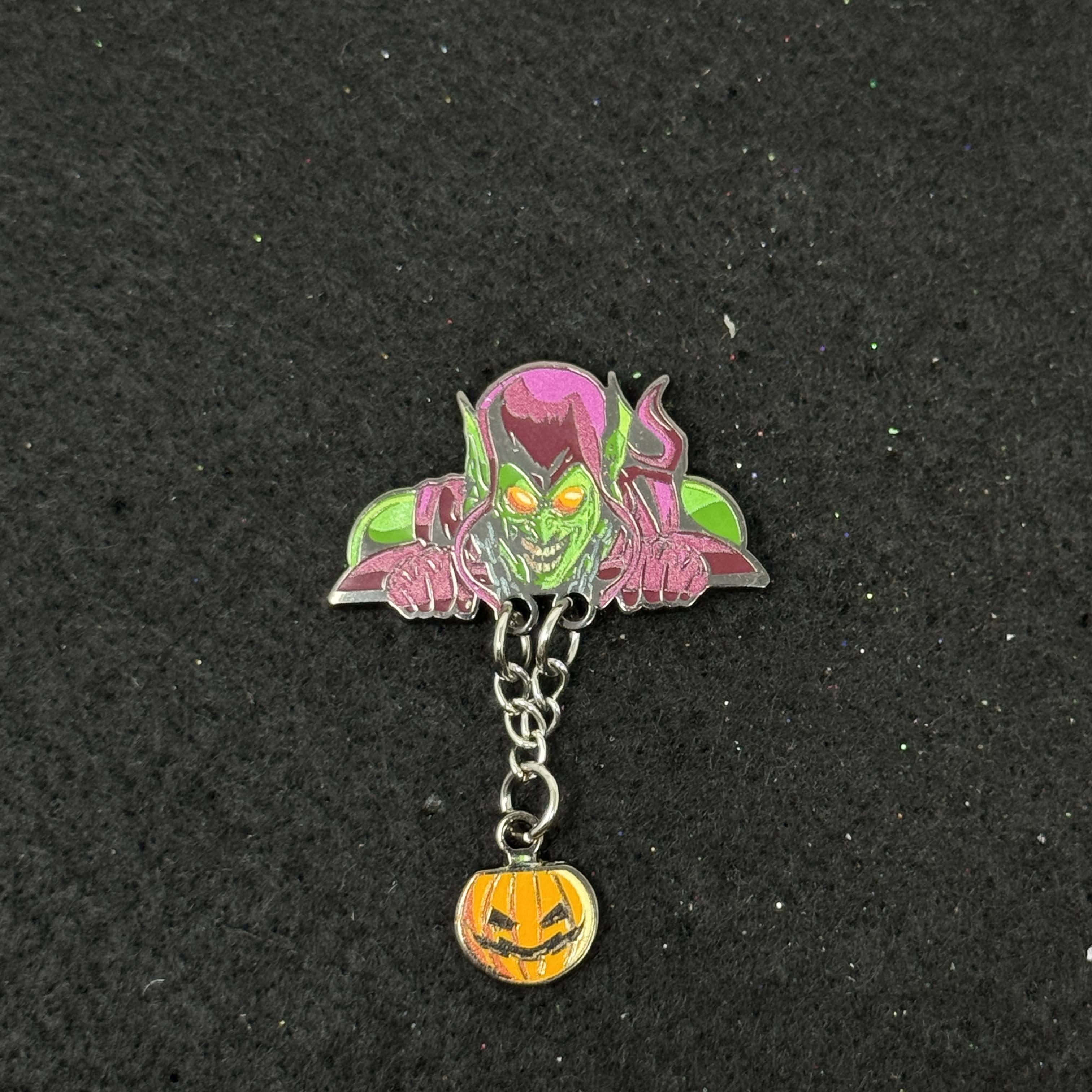 Green Goblin w/Chain Graphic Pin
