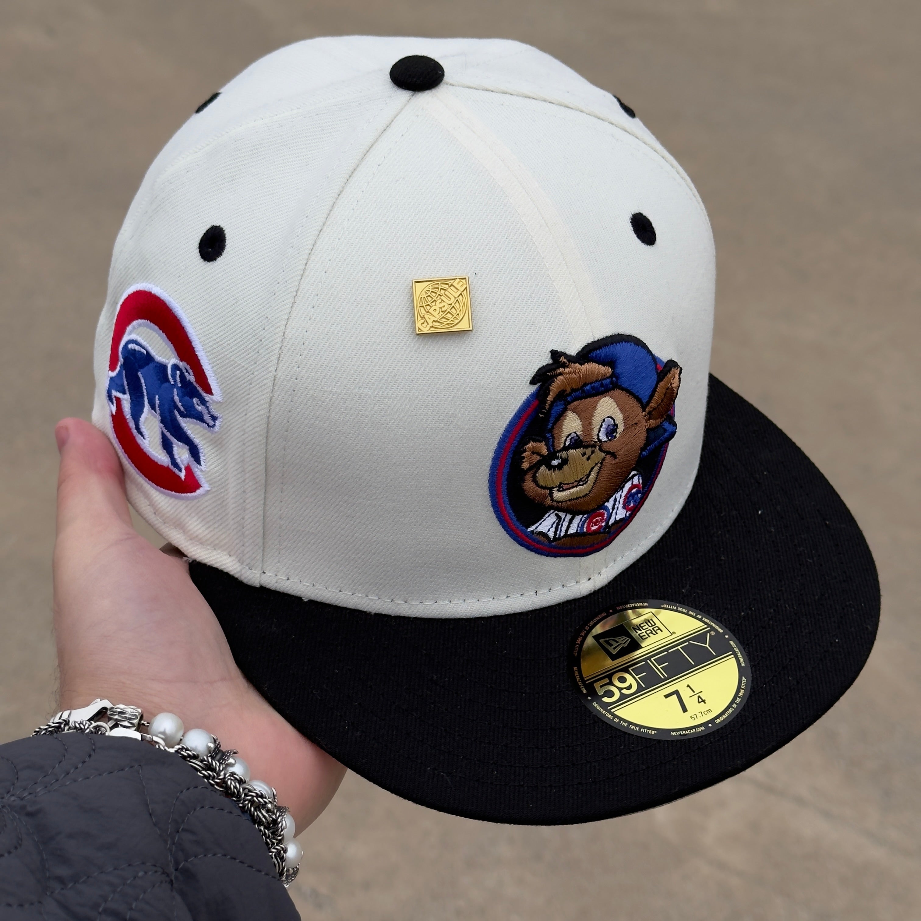 CHICAGO CUBS CLARK THE CUB SZ 7 1/2 Metallic Prociety outlets New Era Fitted Hat Cap