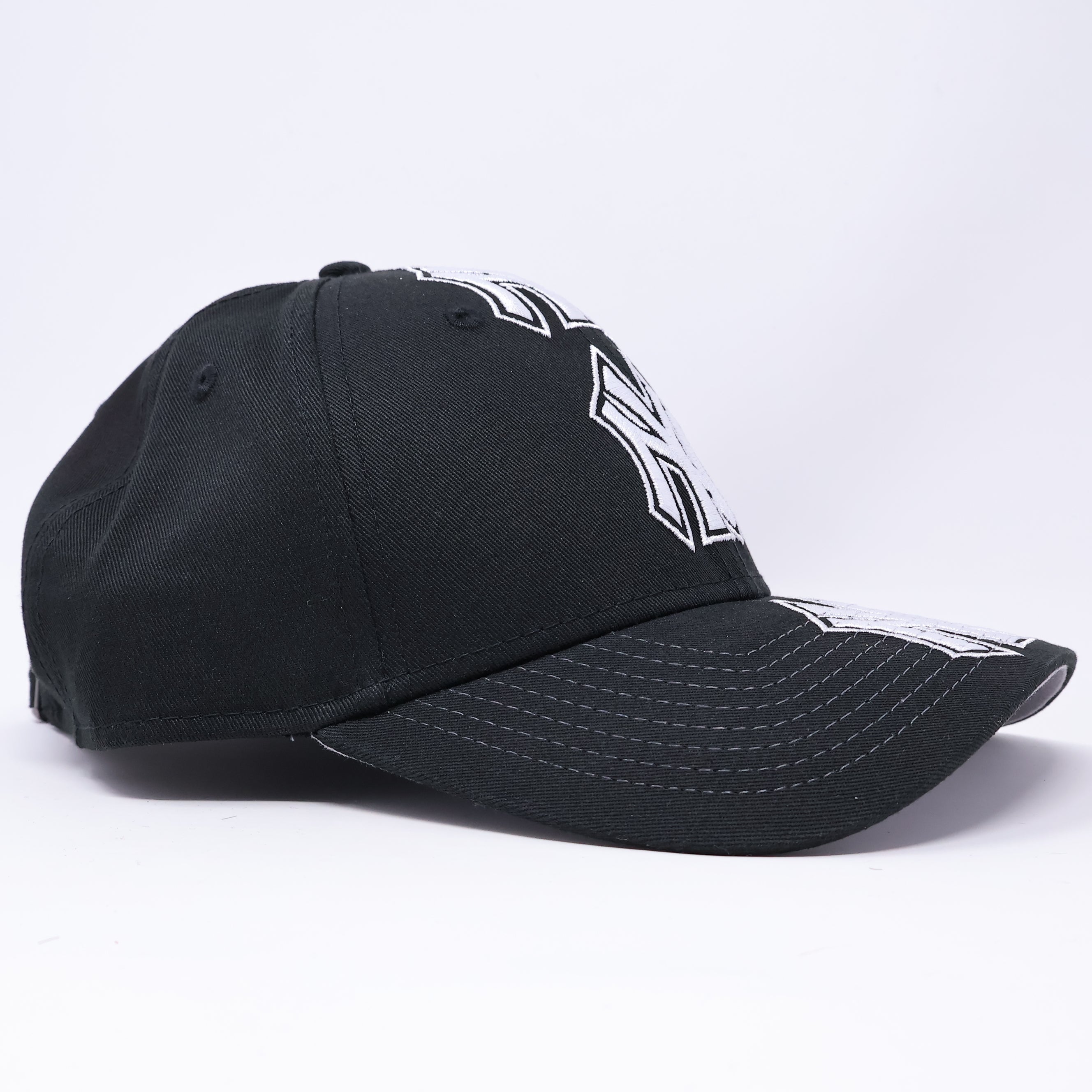 NWT Black New York Yankees Repeating Logo Spine 9Forty A-Frame New Era Adjustable Strapback Hat 5 Panel