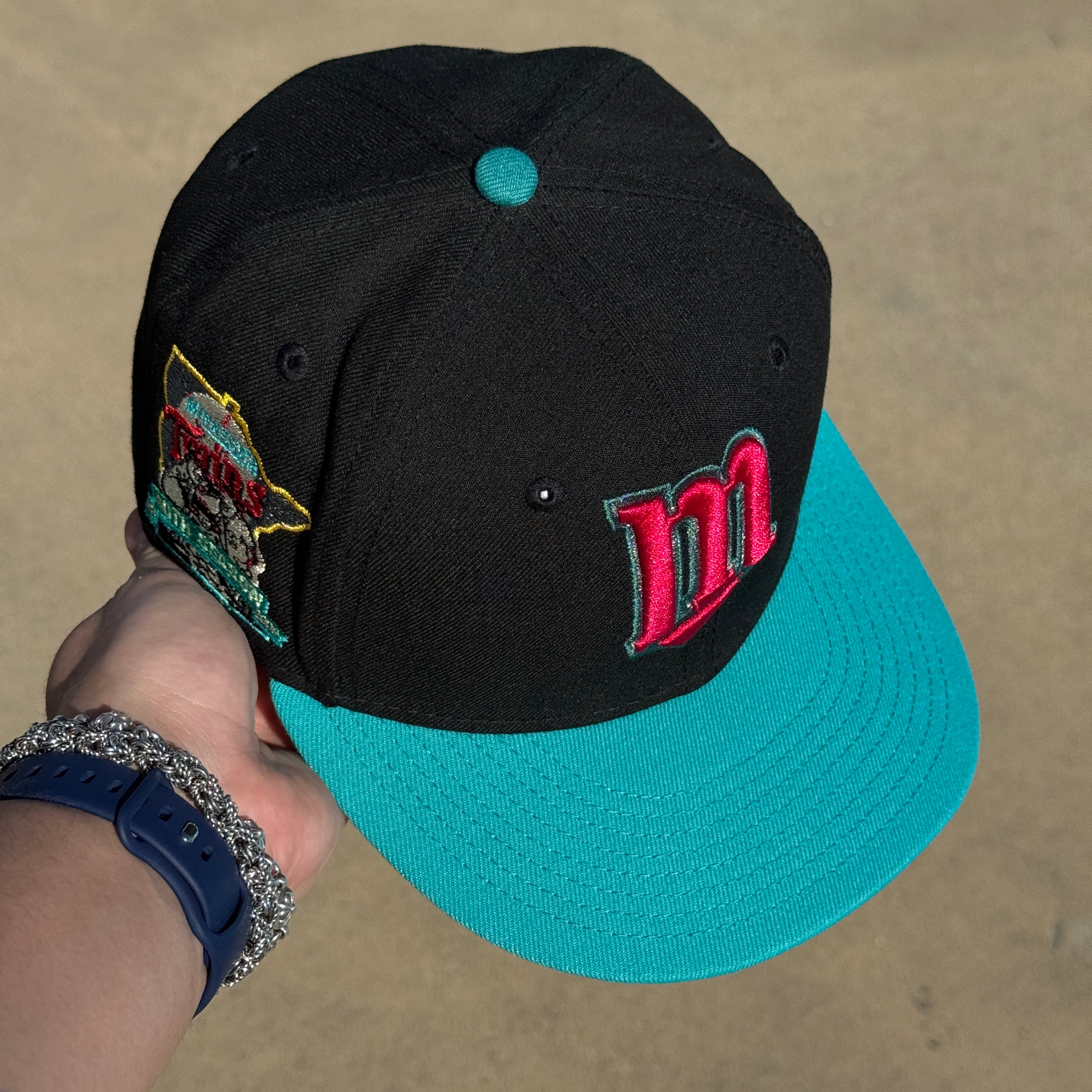 USED 1/8 Black Minnesota Twins 40th Season 59fifty New Era Fitted Hat Cap