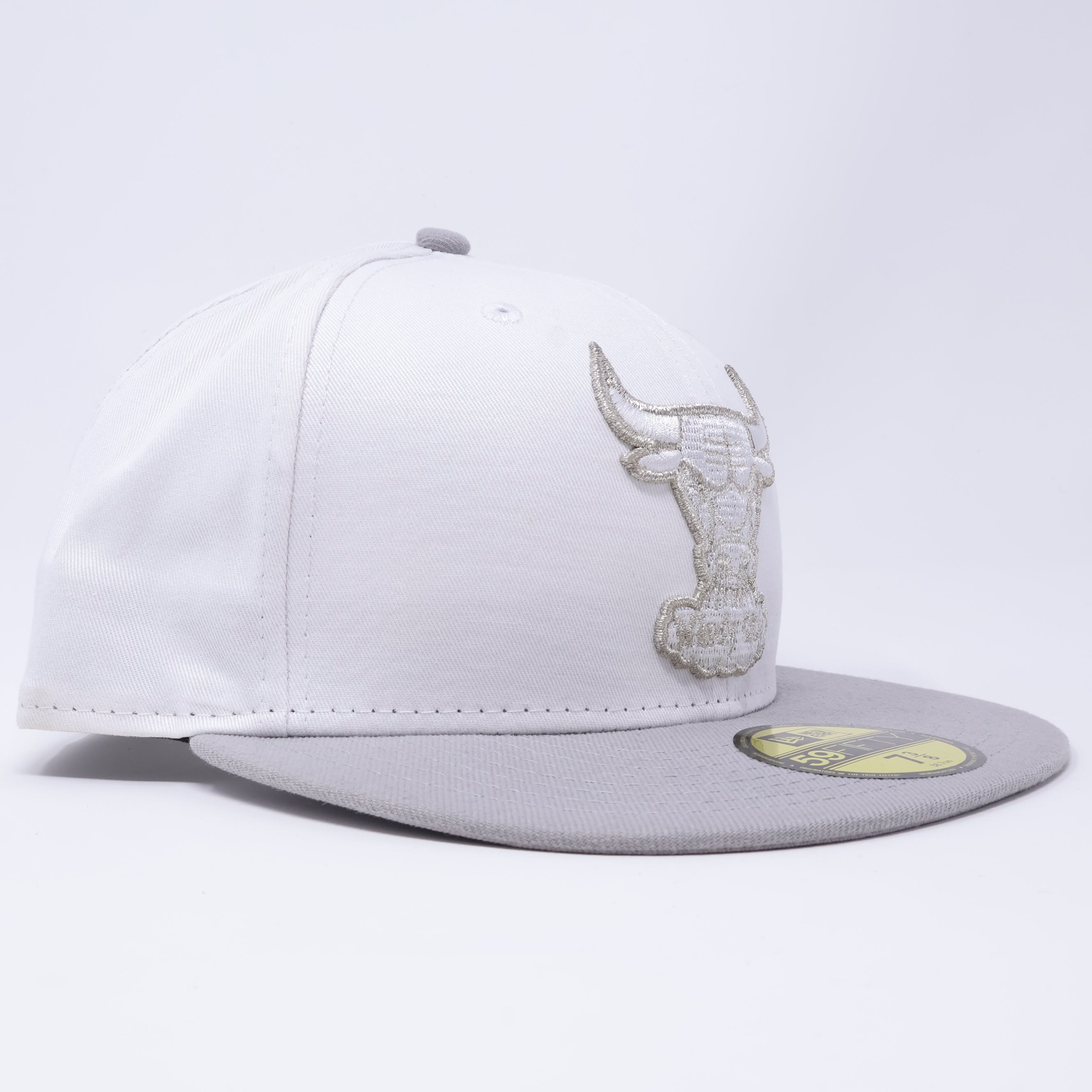 NEW 3/8 White Chicago Bulls Wind City Clean White 59FIFTY New Era Fitted Hat
