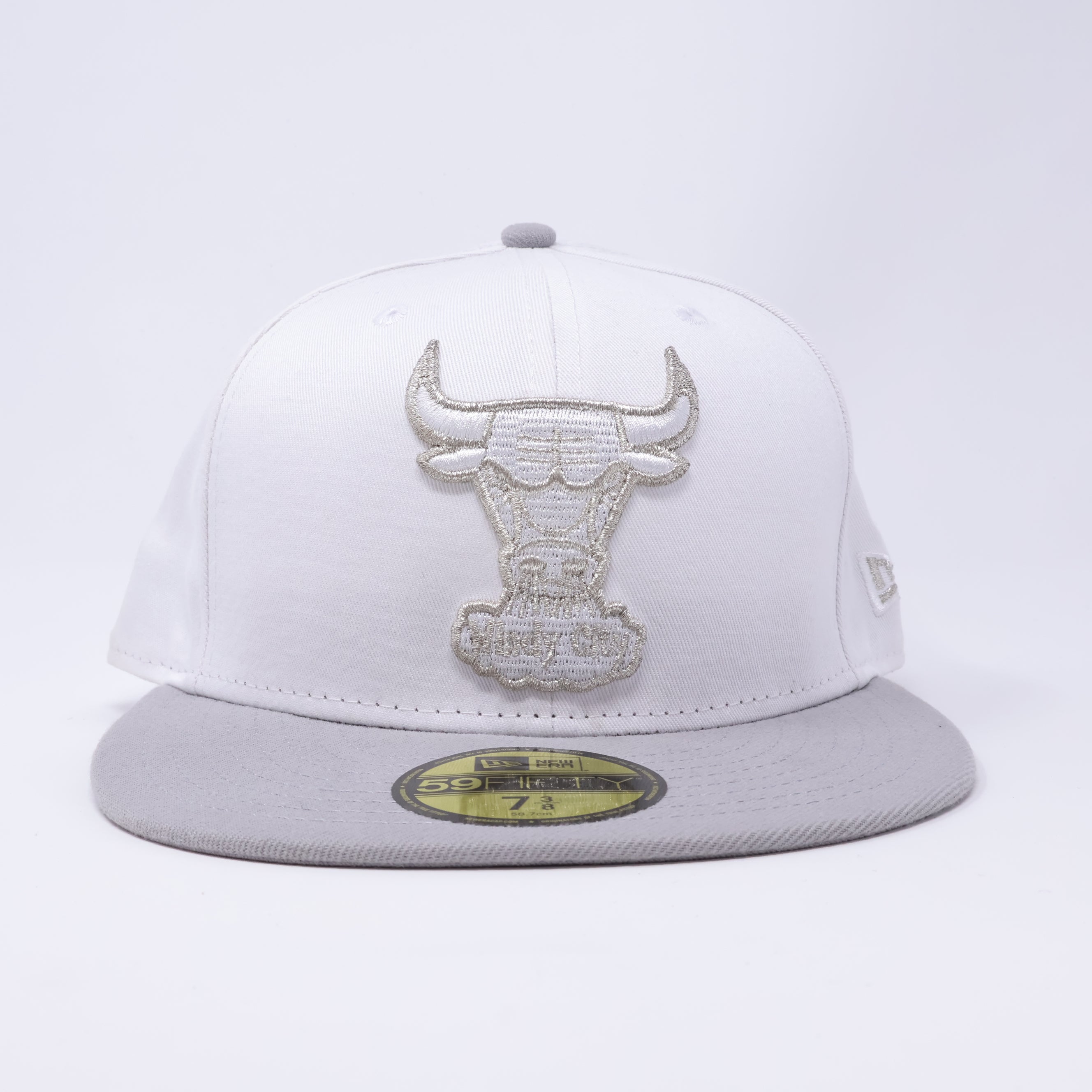 NEW 3/8 White Chicago Bulls Wind City Clean White 59FIFTY New Era Fitted Hat