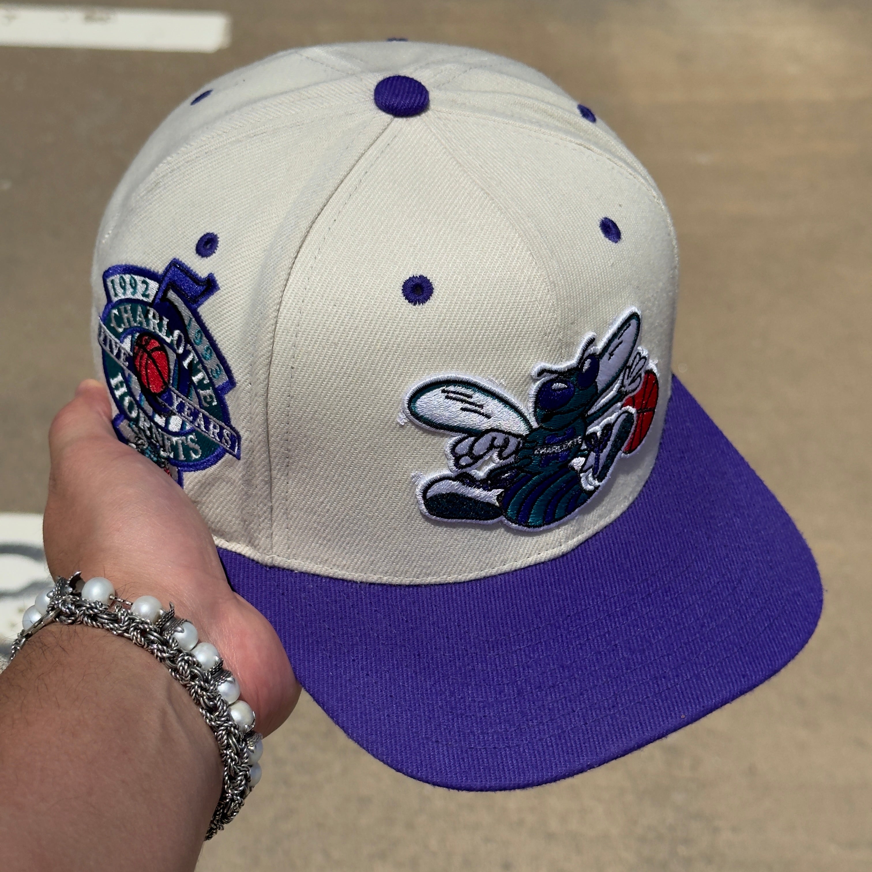 USED 1/2 Stone Mitchell and Ness Charlotte Hornets Fiver Years Nostalgia Fitted Hat