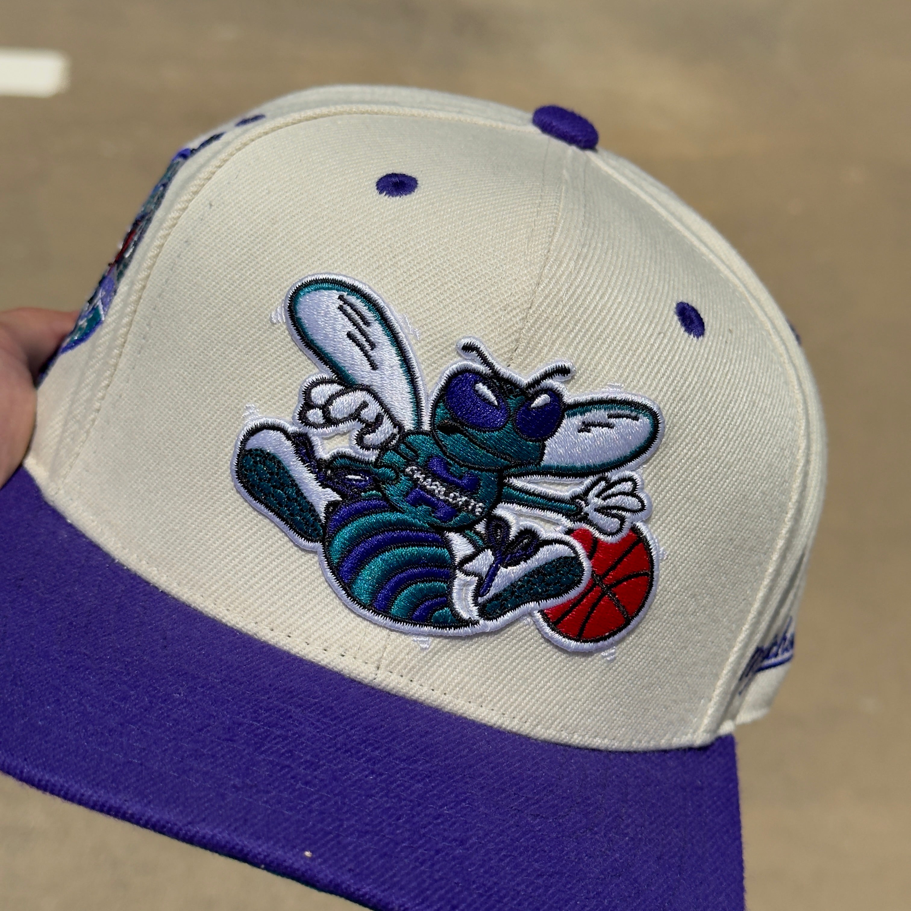 USED 1/2 Stone Mitchell and Ness Charlotte Hornets Fiver Years Nostalgia Fitted Hat