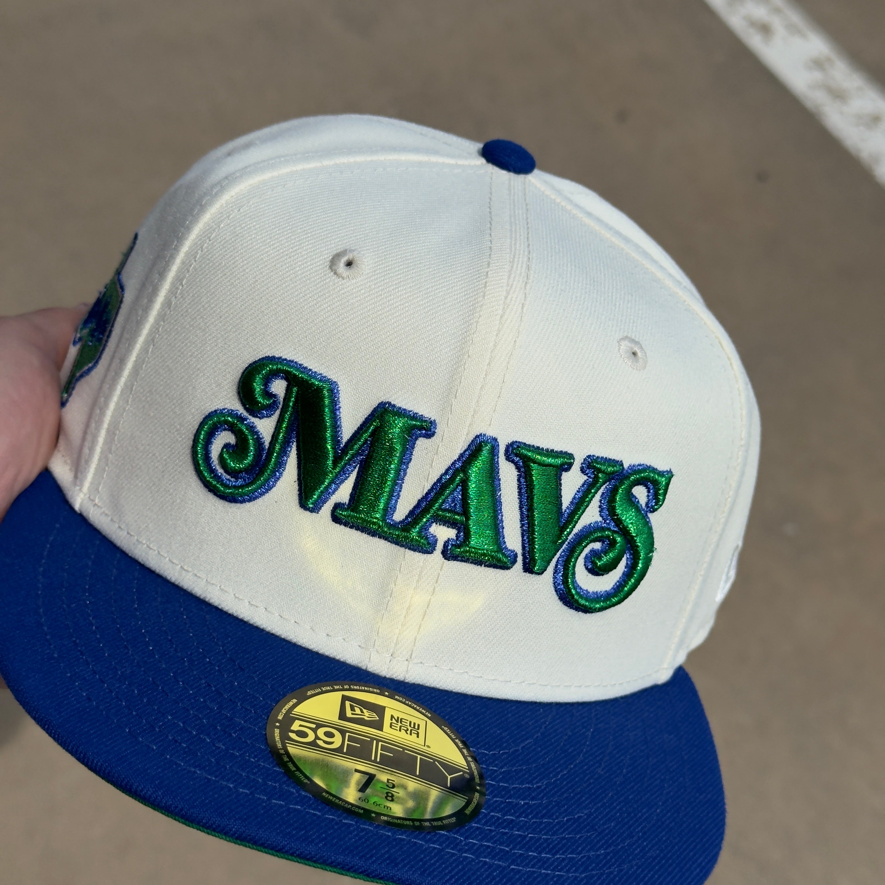 NEW 5/8 Chrome Dallas Mavericks Texas State Logo NBA 59fifty New Era Fitted Hat Cap