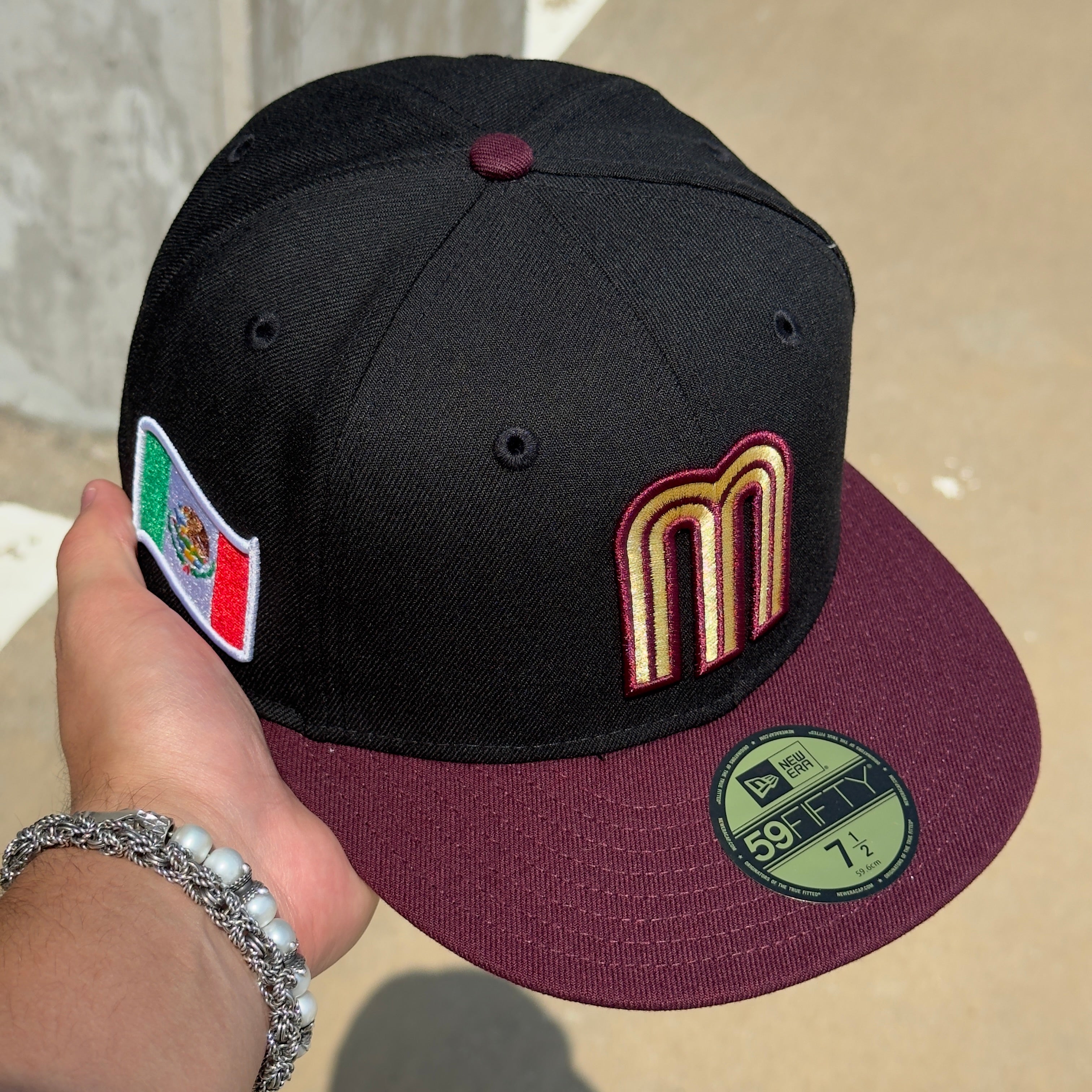 NEW 1/2 Black Mexican National Baseball Maroon WBC 59FIFTY New Era Fitted Hat