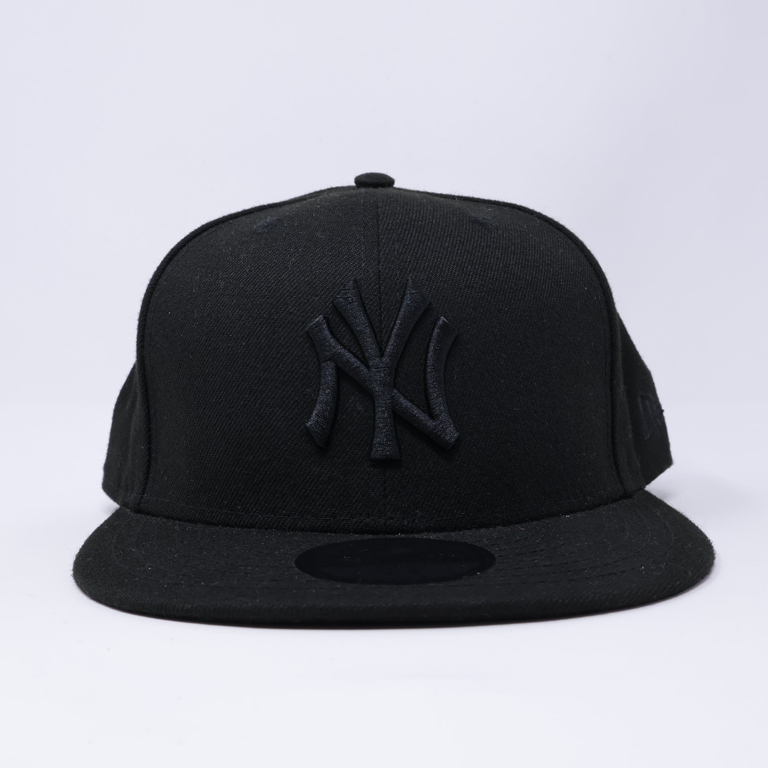 NWT 5/8 Black New York Yankees Simple Clean Dope 59fifty New Era Fitted Hat Cap