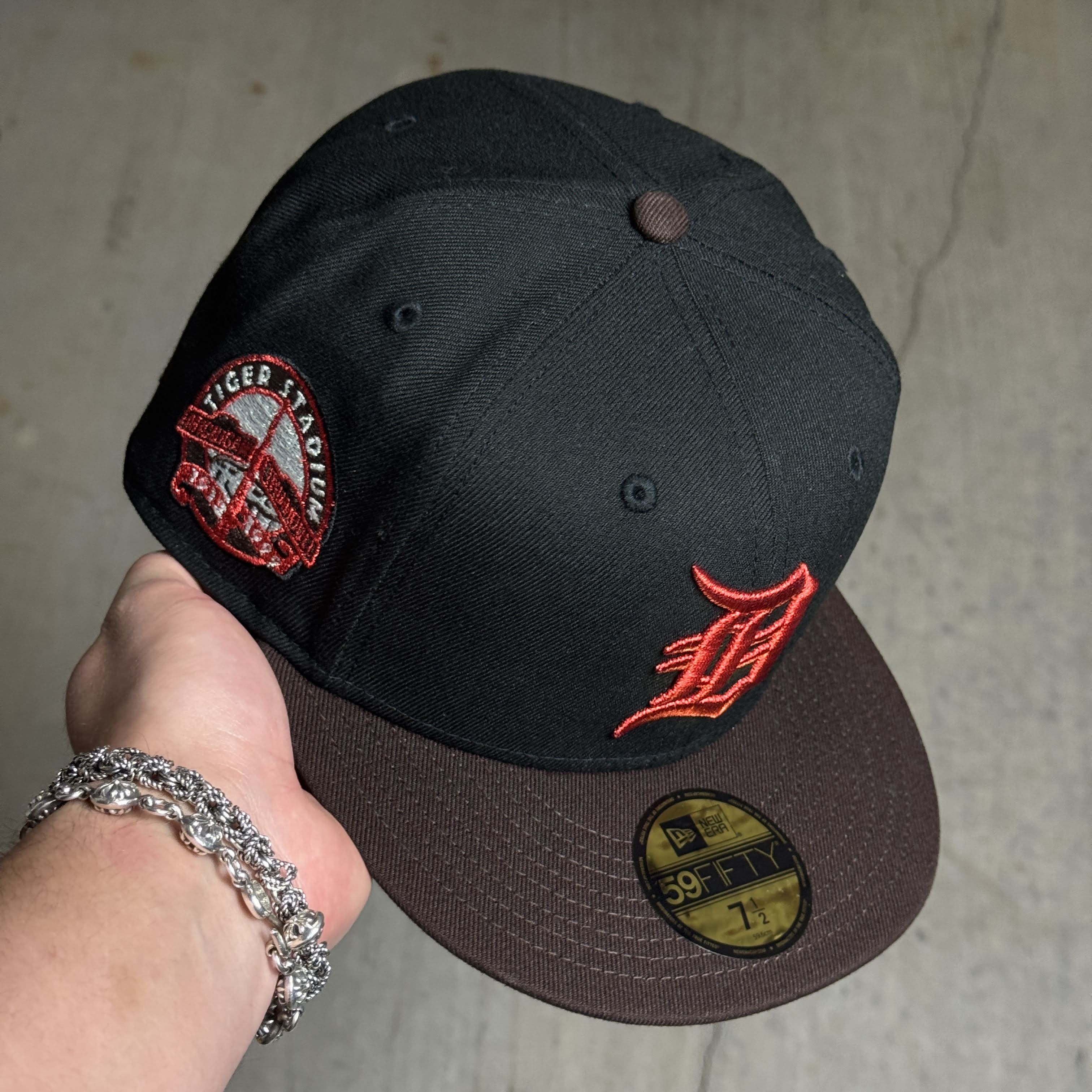 NWT 1/2 Black Detroit Tigers Michigan Trumbull 59fifty New Era Fitted Hat Cap