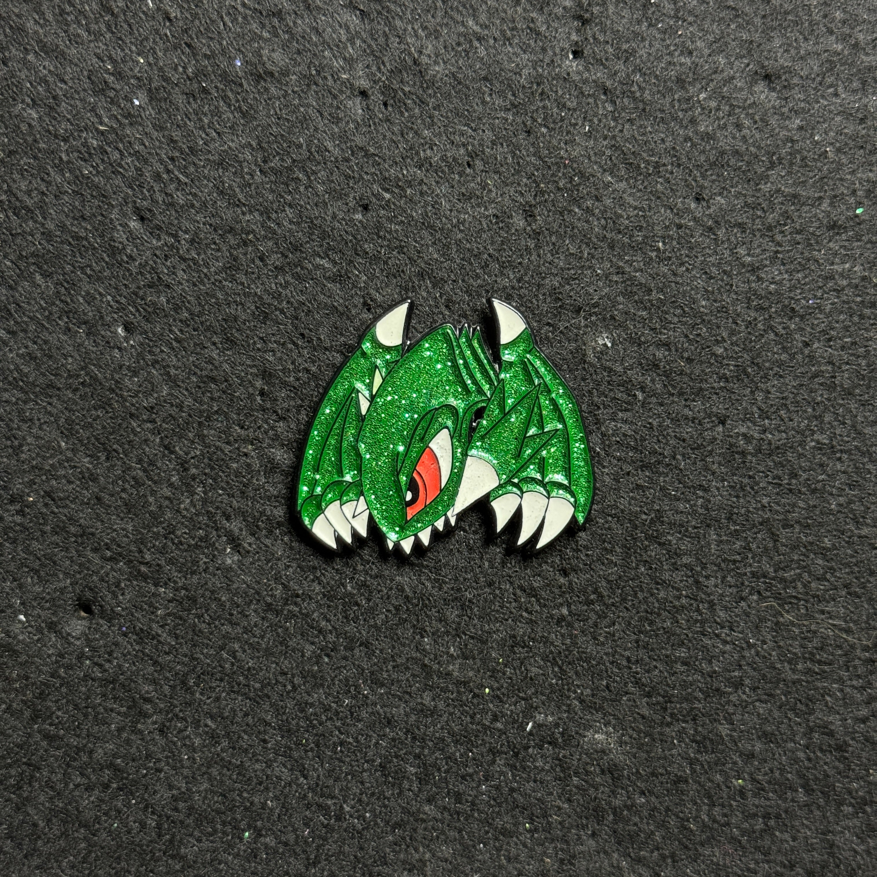 Green Razor Dragon Peeker Pin