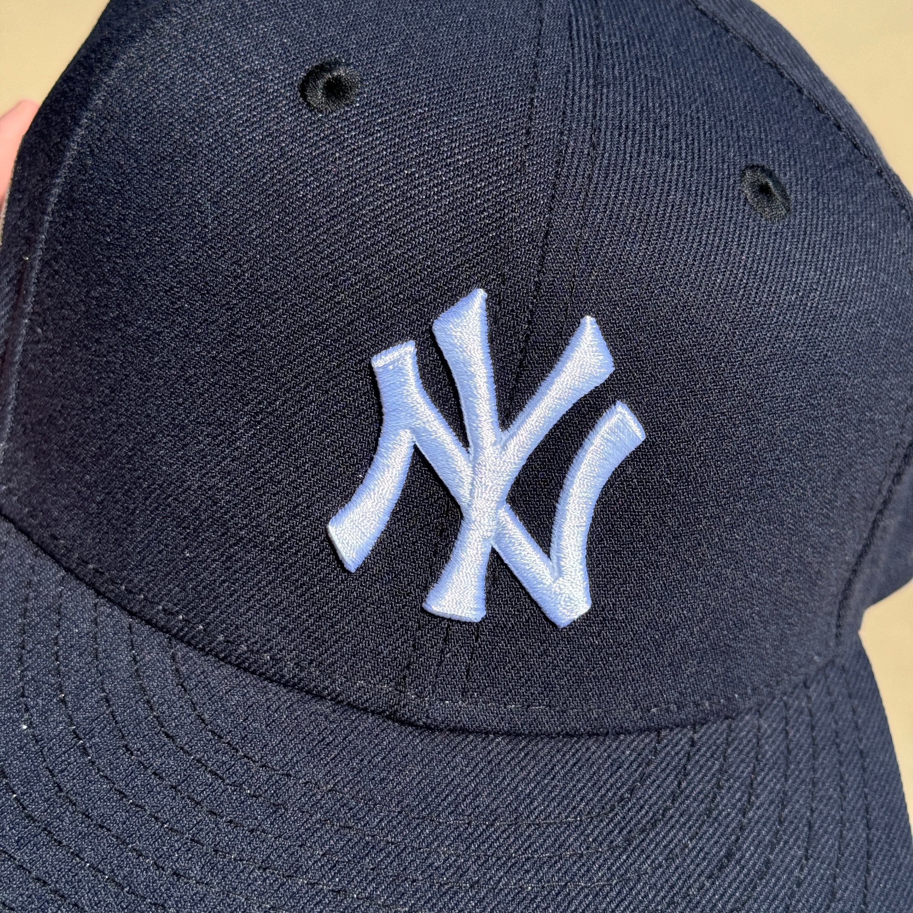 USED 8 Navy New York Yankees 1999 World Series 59fifty New Era Fitted Hat Cap