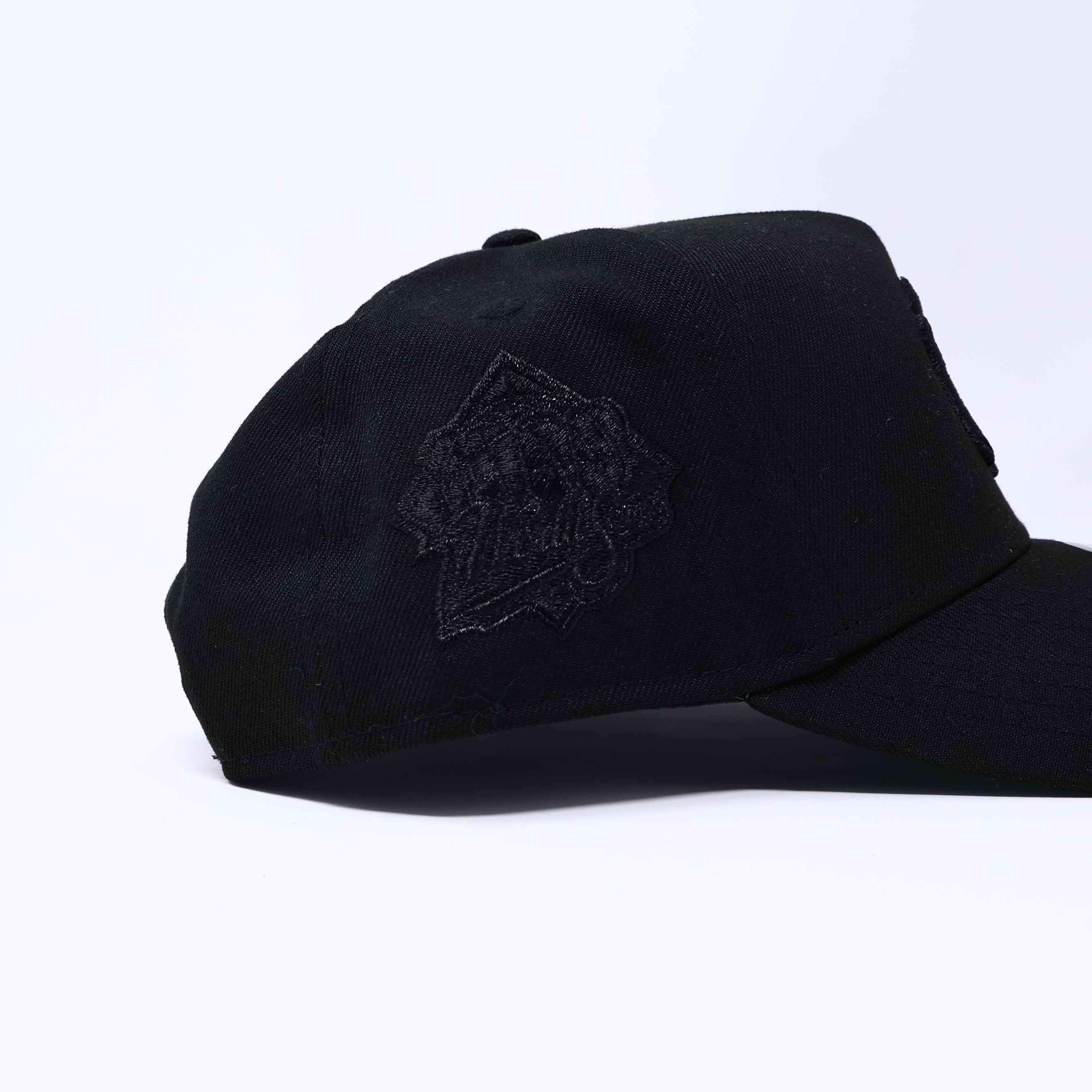 NEW Black New York Yankees 1999 World Series New Era 9Forty Adjustable One Size A-Frame
