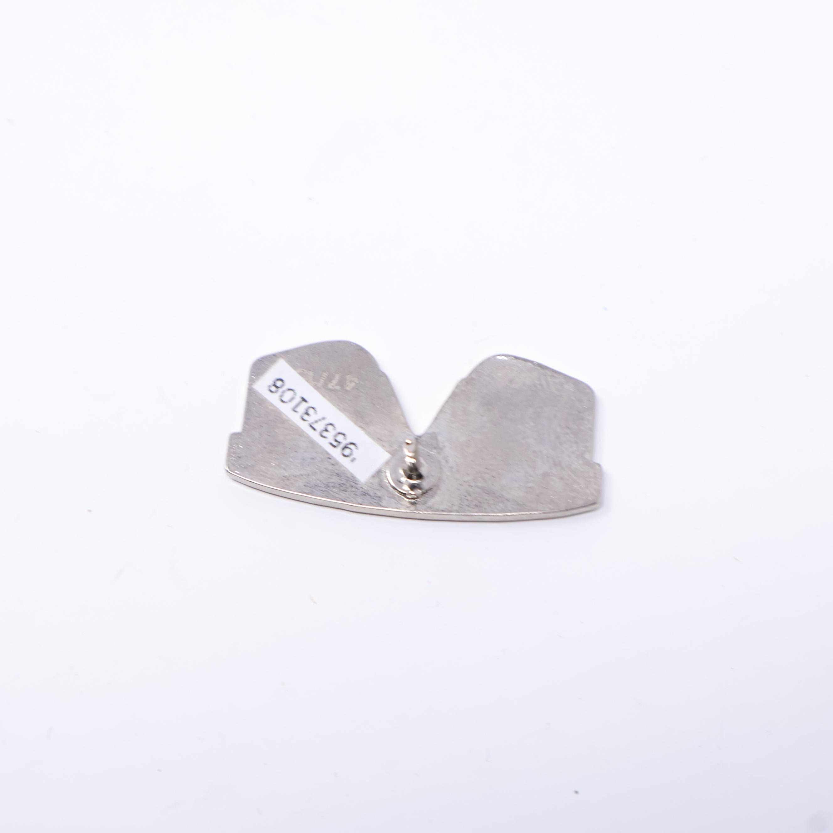 Silver Chonchi Sunglasses Graphic Pin