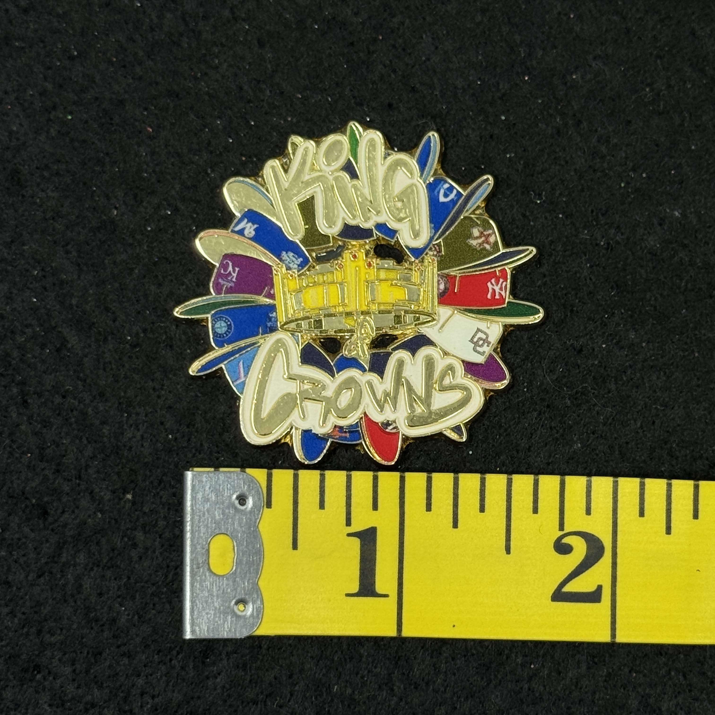 KING CROWNZ Black Plating Graphic Pin