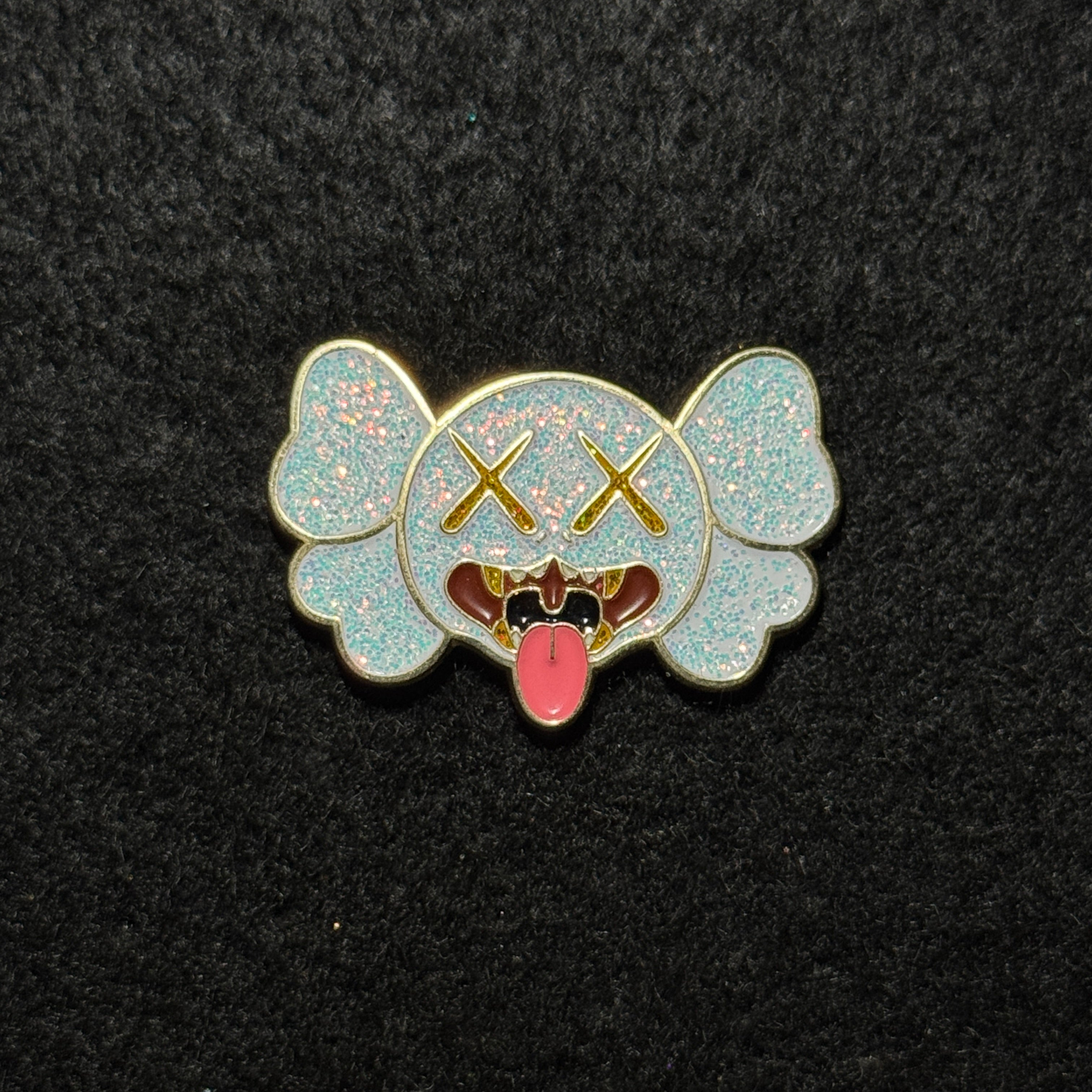 Kaws White Glitter/Gold Plating Graphic Pin