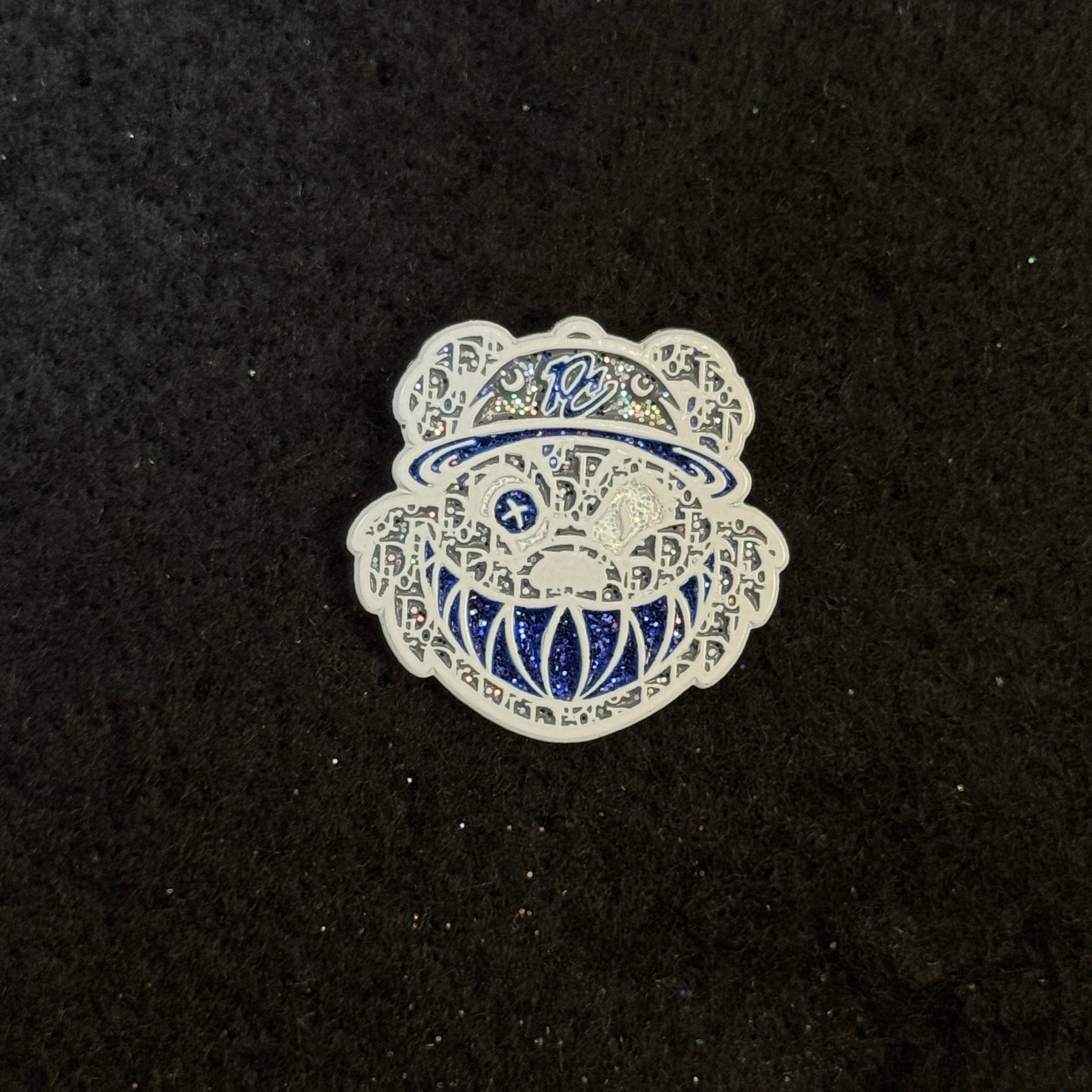 Pinzcity Bear Gray CD Pattern Graphic Pin