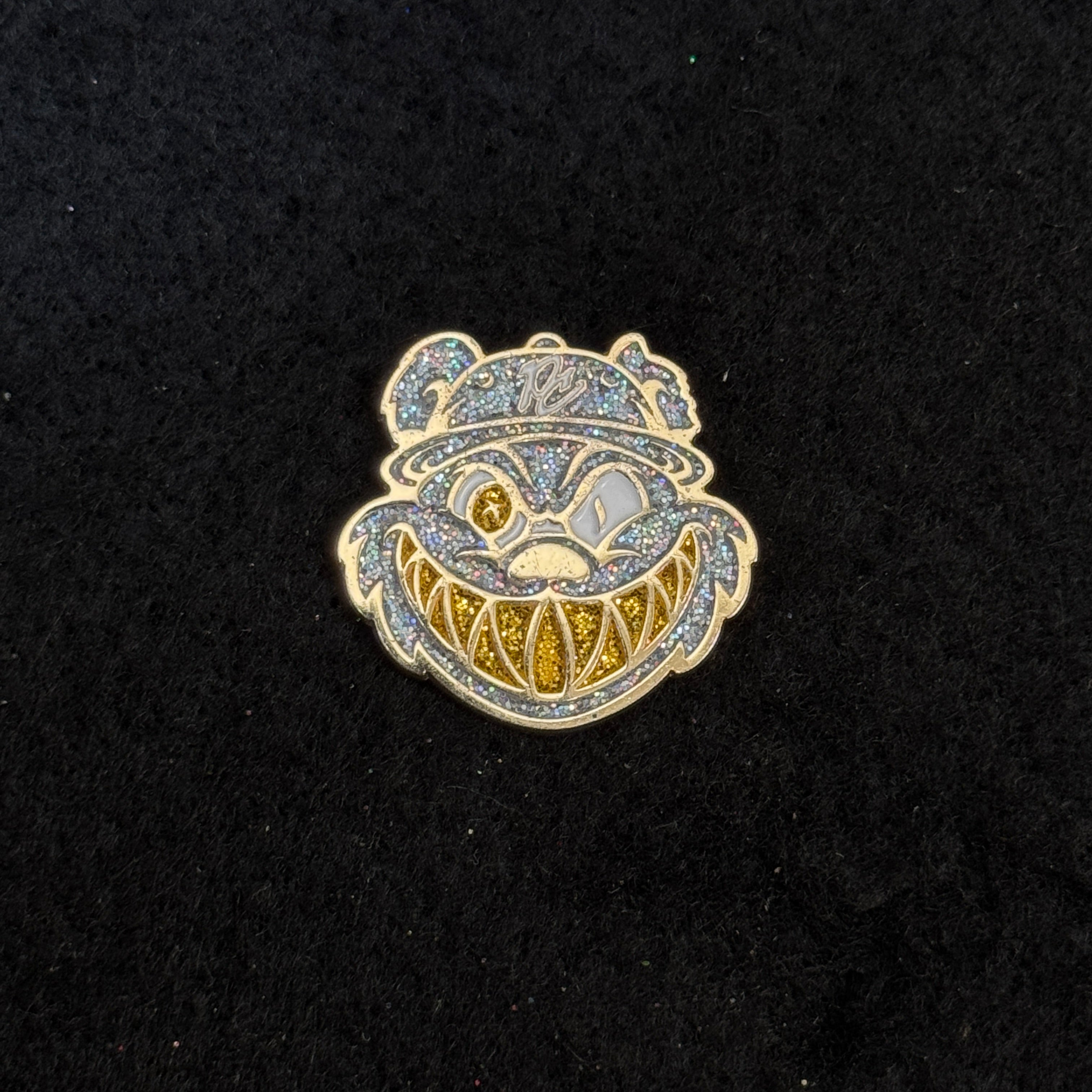 Pinzcity Bear Classic Silver Graphic Pin