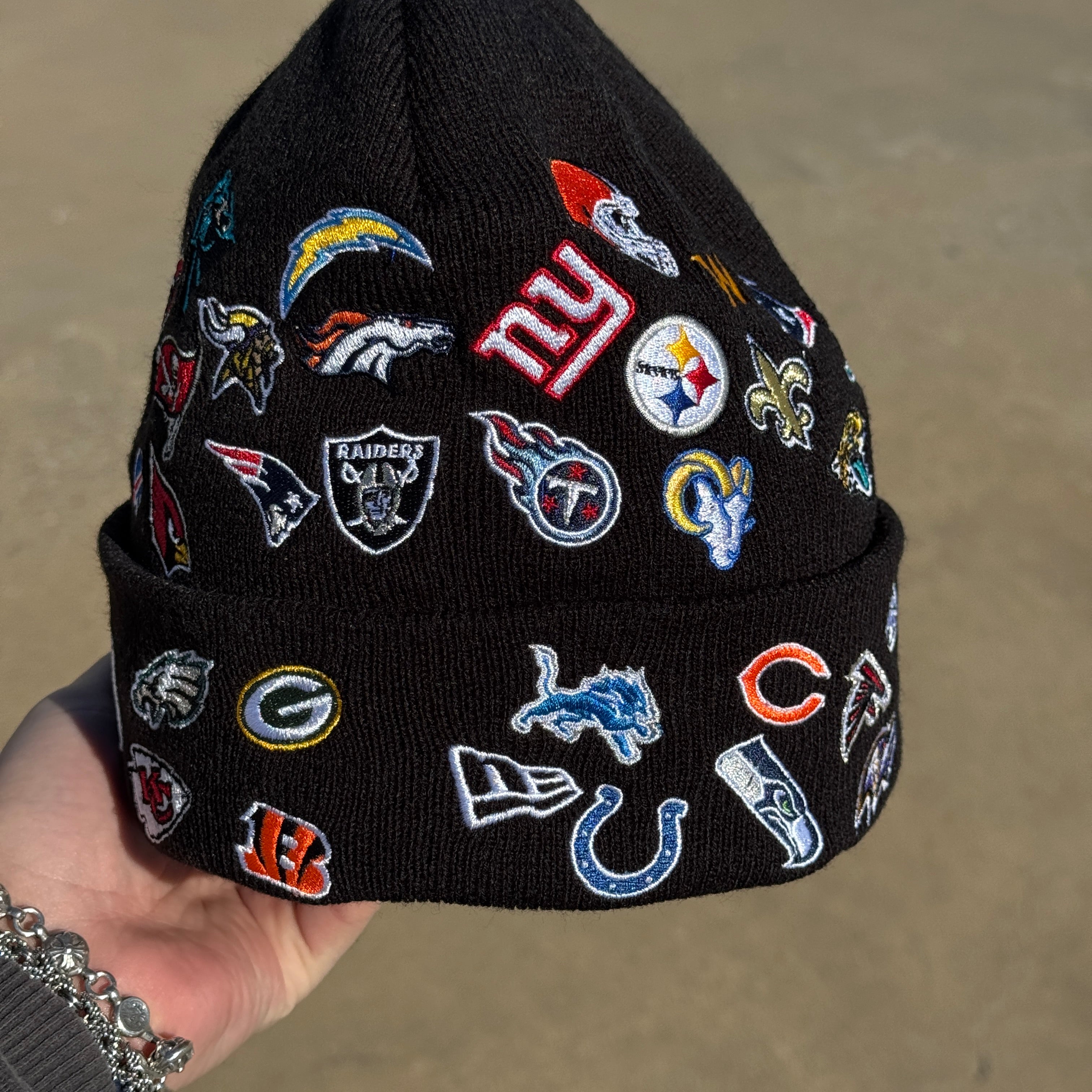 NWT NFL Logos Black Beanie New Era Unisex Mens Womens Ski Cap Warm Knit