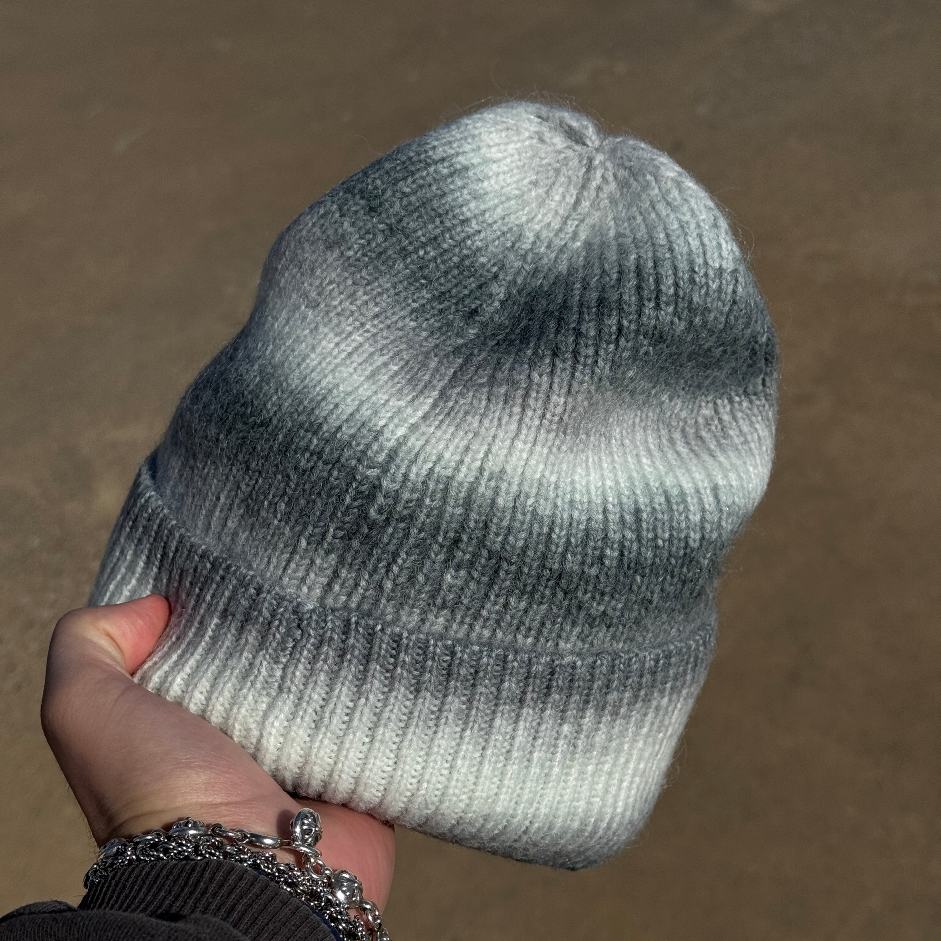 NWT Gray White Wool-like Unisex Mens Womens Ski Cap Warm Knit