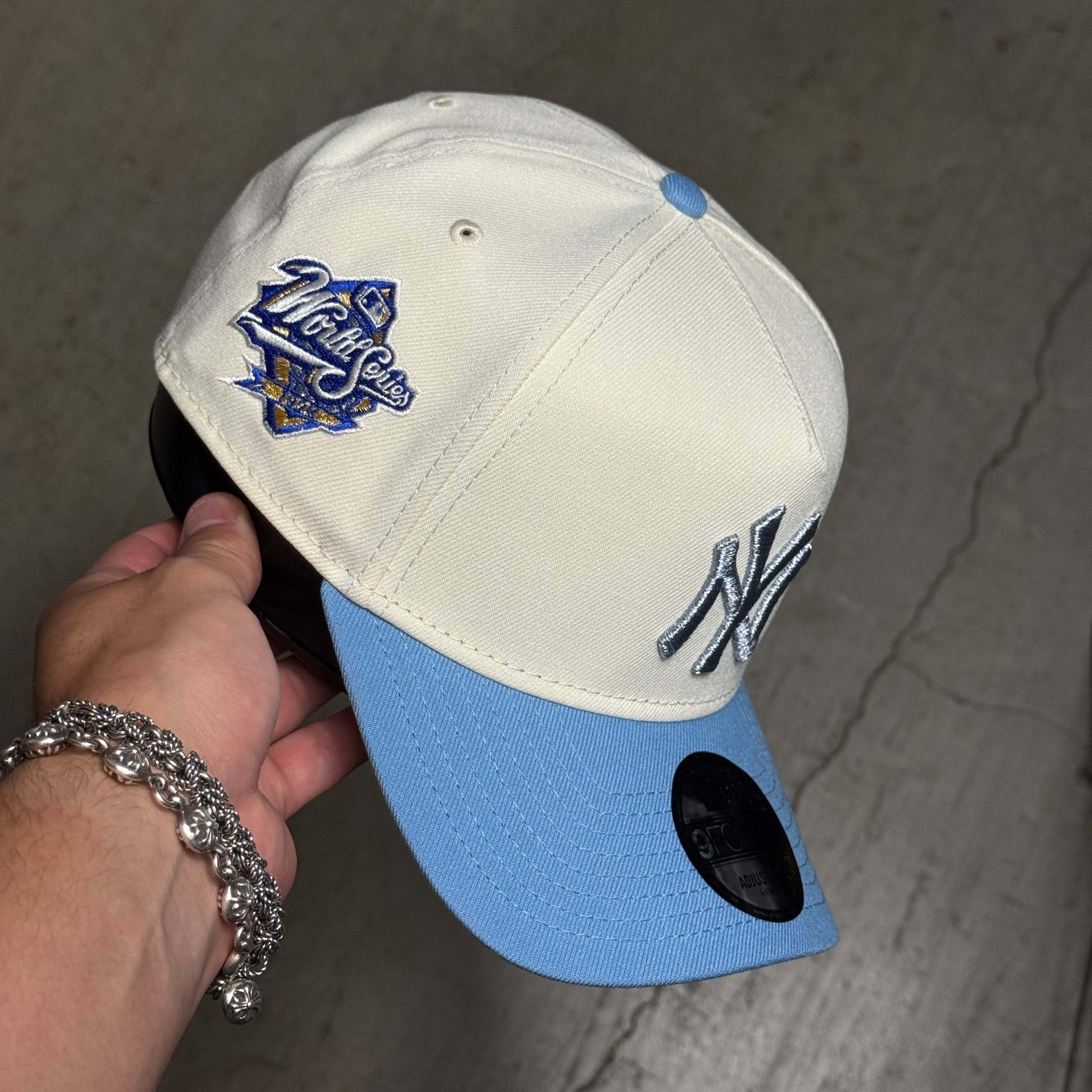 NWT Chrome New York Yankees 1998 World Series 9Forty New Era Adjustable Hat