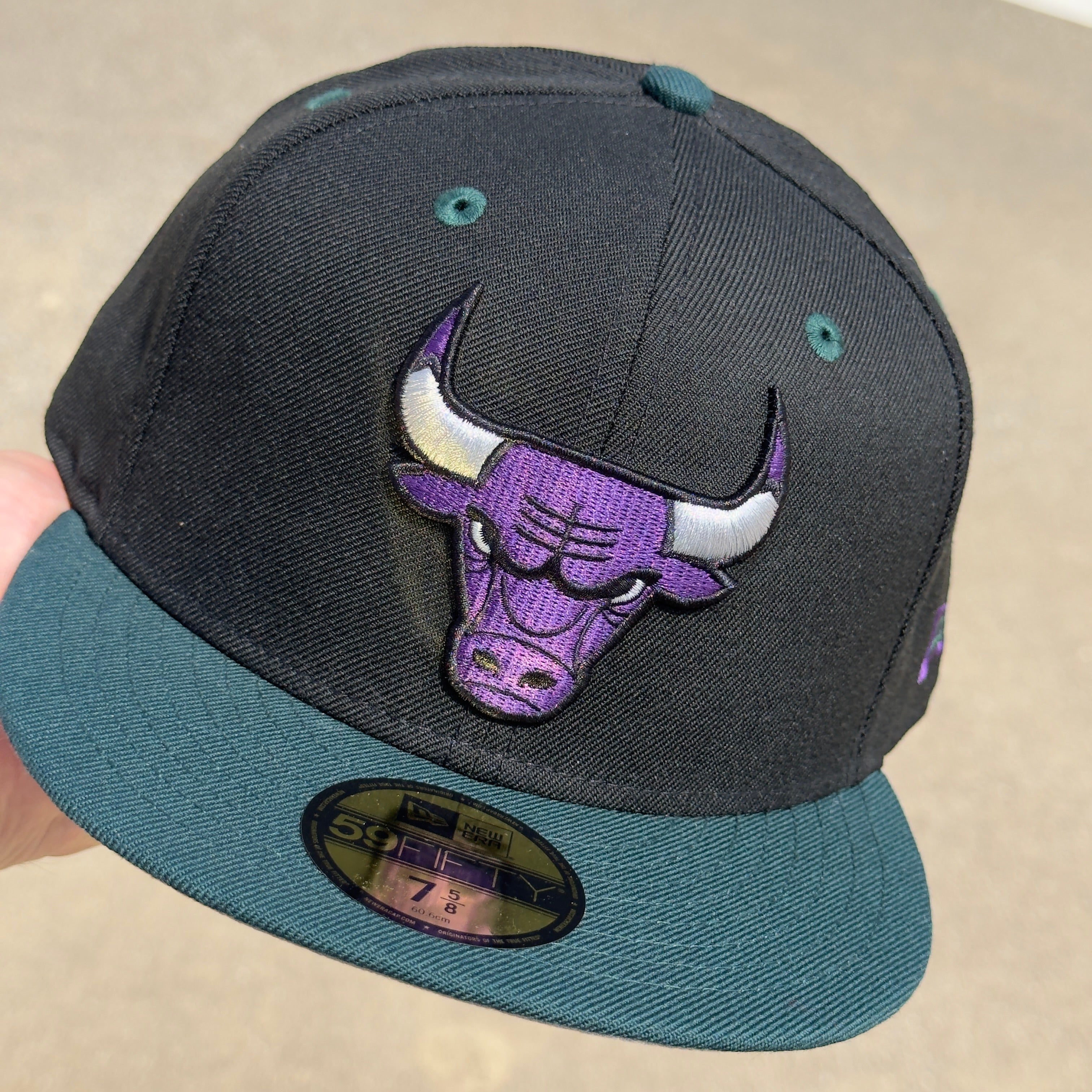 NEW 5/8 Black Chicago Bulls NBA Basketball Purple 59fifty New Era Fitted Hat Cap