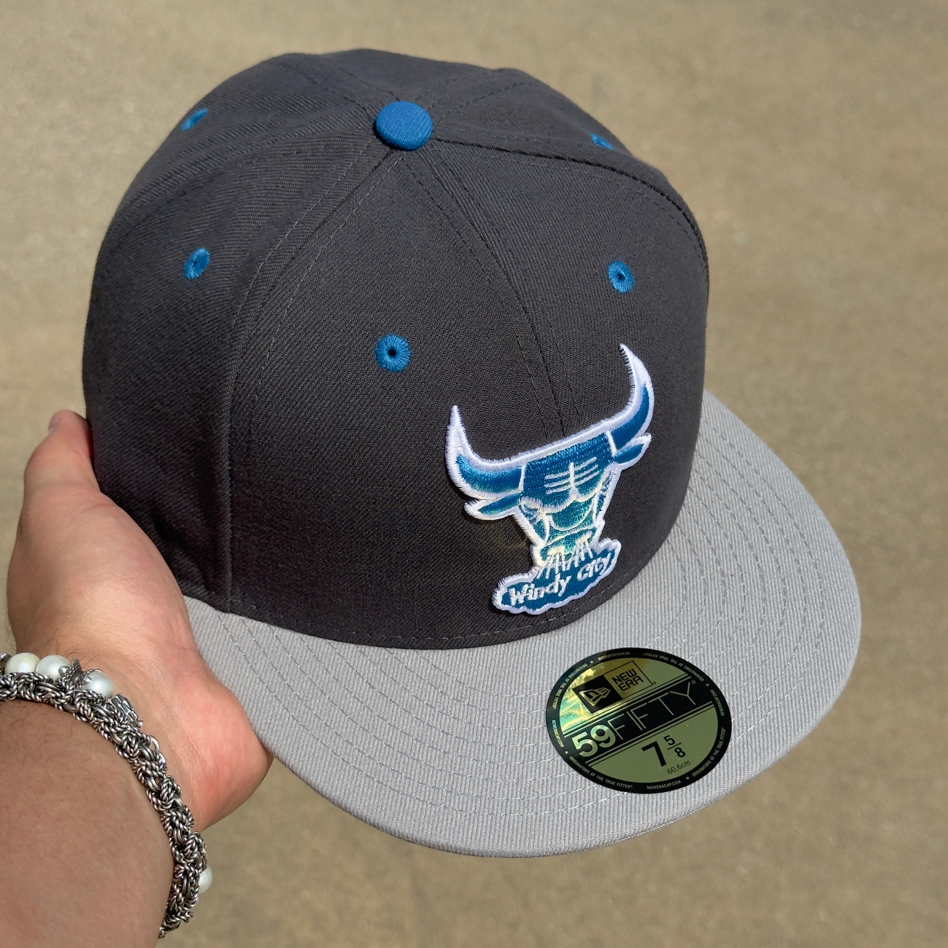 NEW 5/8 Gray Chicago Bulls NBA Basketball Blue 59fifty New Era Fitted Hat Cap