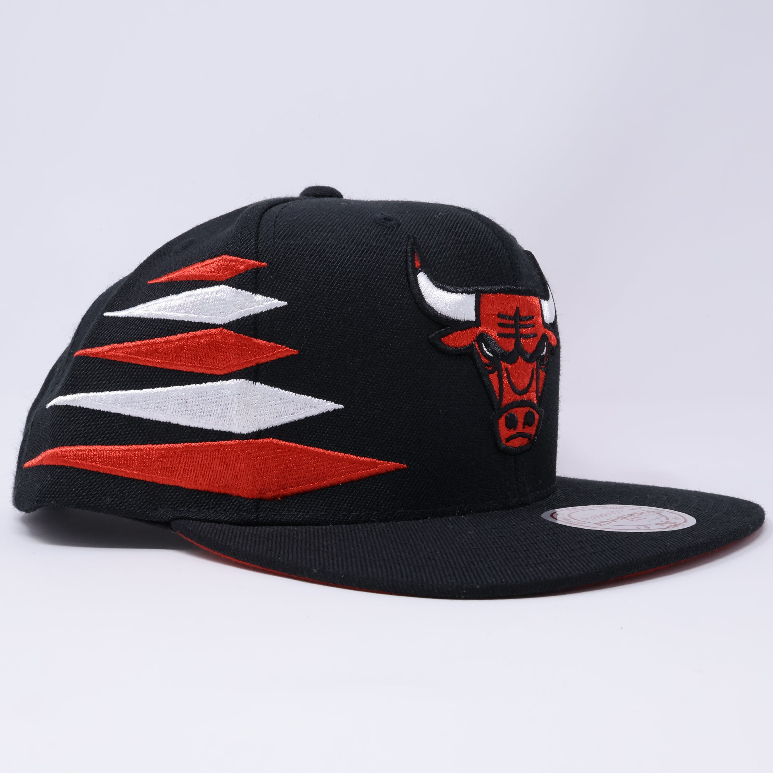 NWT Black Chicago Bulls Throwback Vintage Look Adjustable Snapback Mitchell & Ness