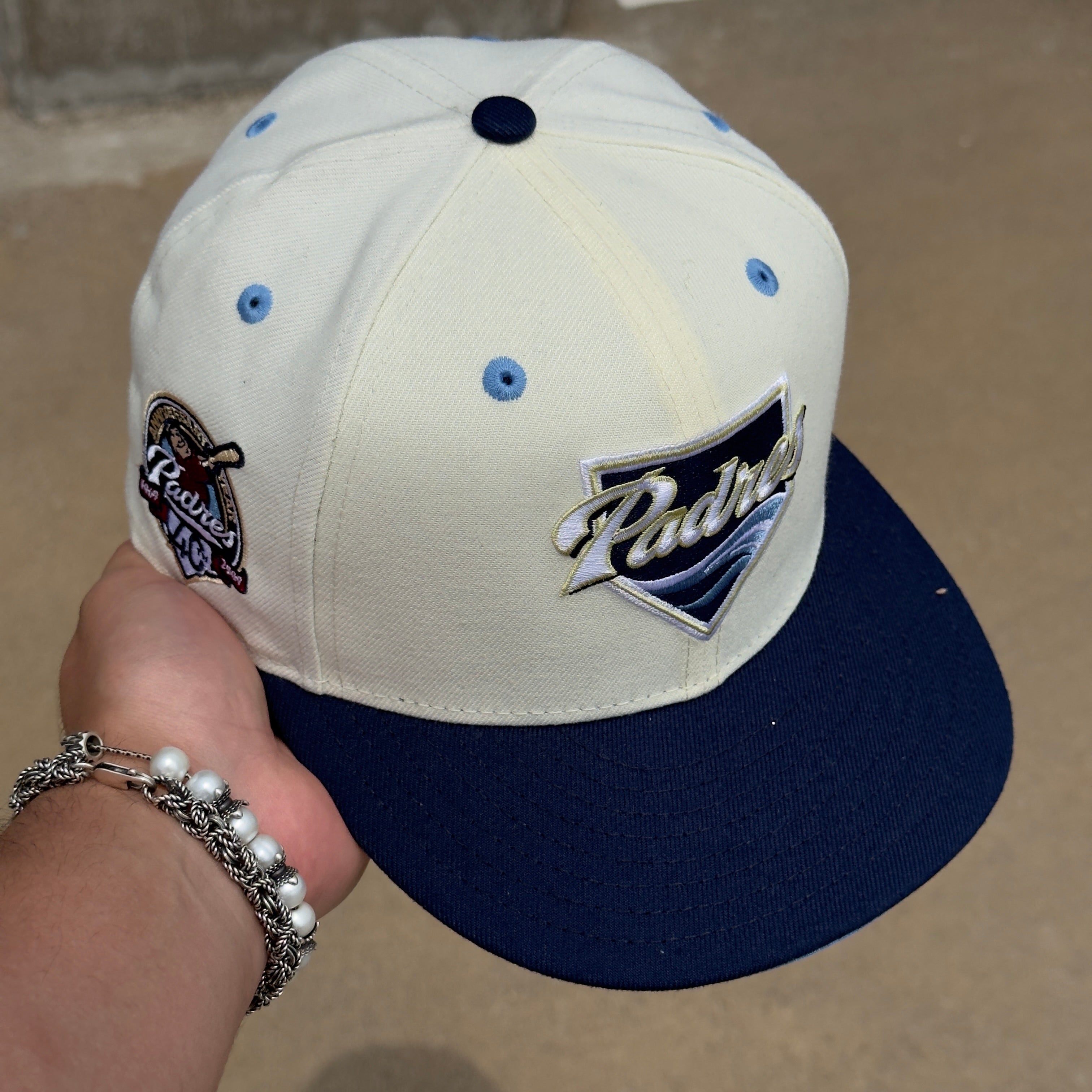 1/8 USED Chrome San Diego Padres 40th Anniversary 59fifty New Era Fitted Hat Cap