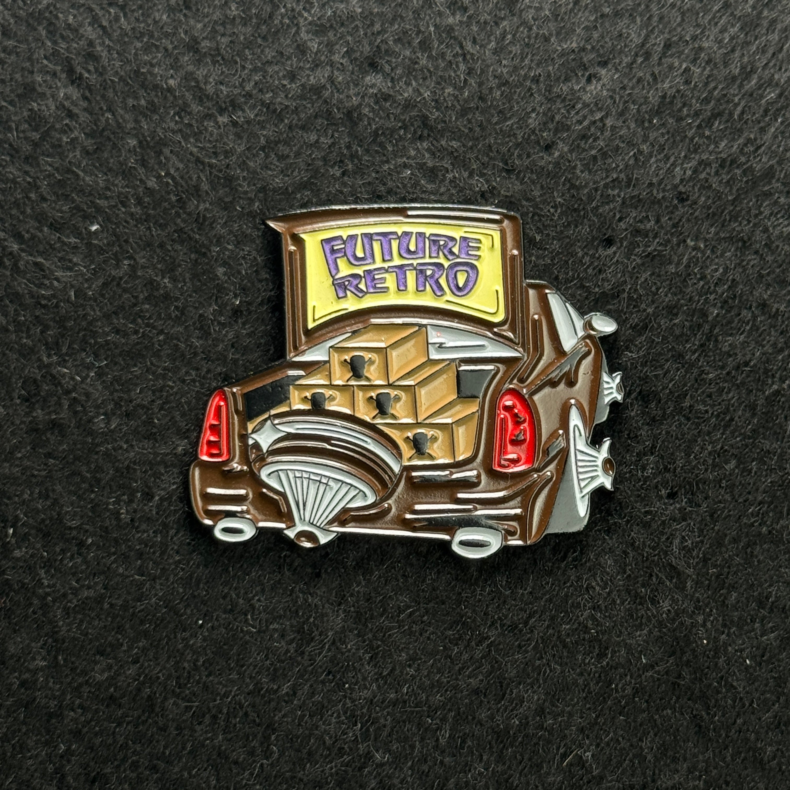 TXFitted SLAB car Brown Graphic Pin