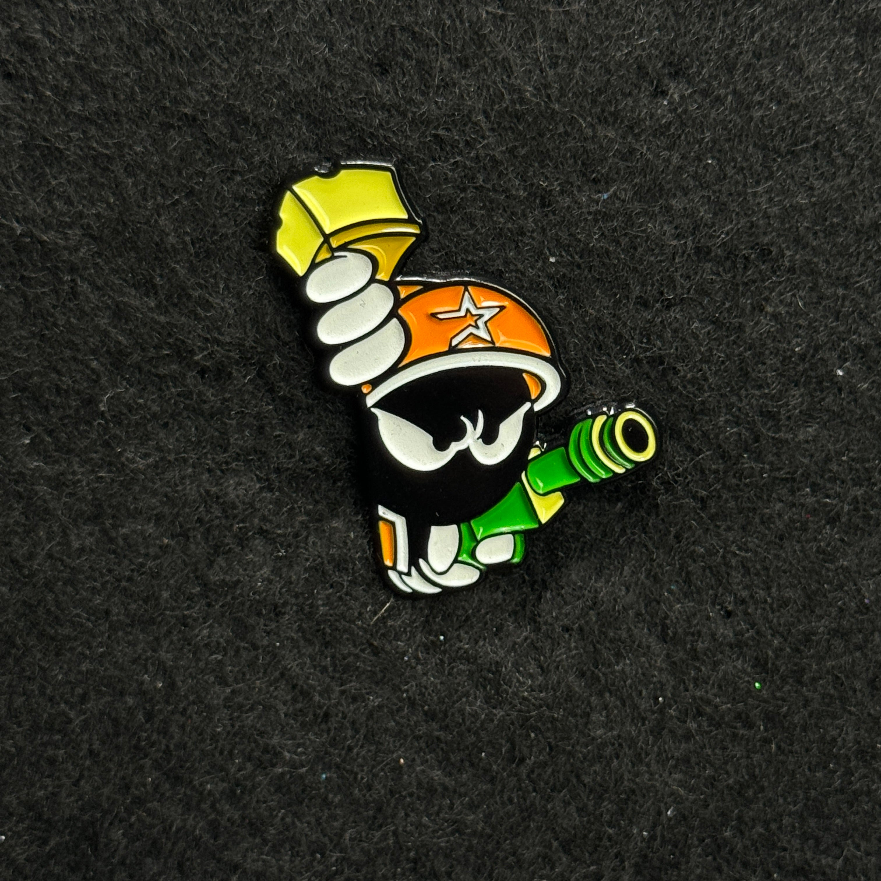 Orange Cap Green Gun Marvin the Martian Peeker Pin (GITD)