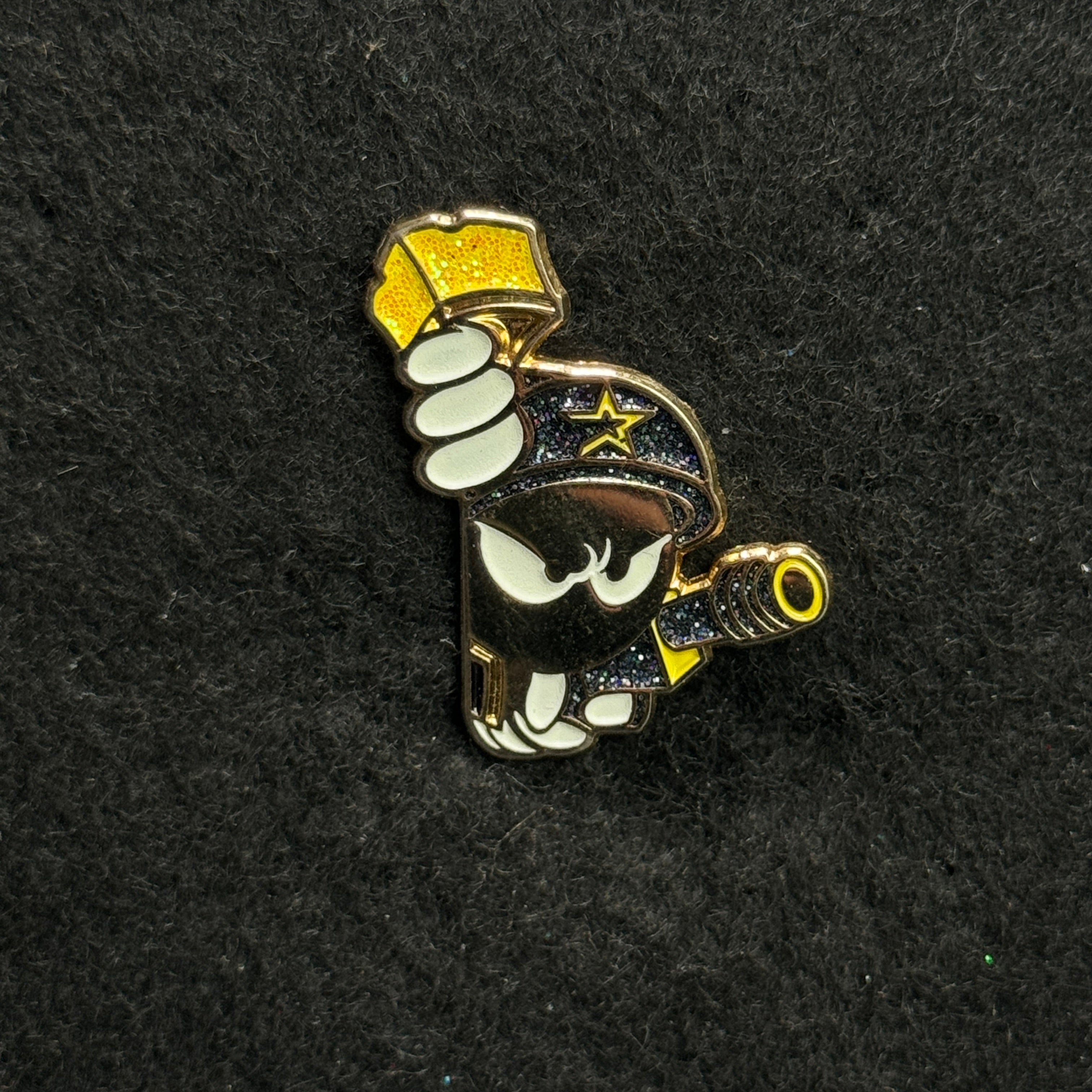 Black/Gold Glitter Marvin the Martian Peeker Pin (GITD)