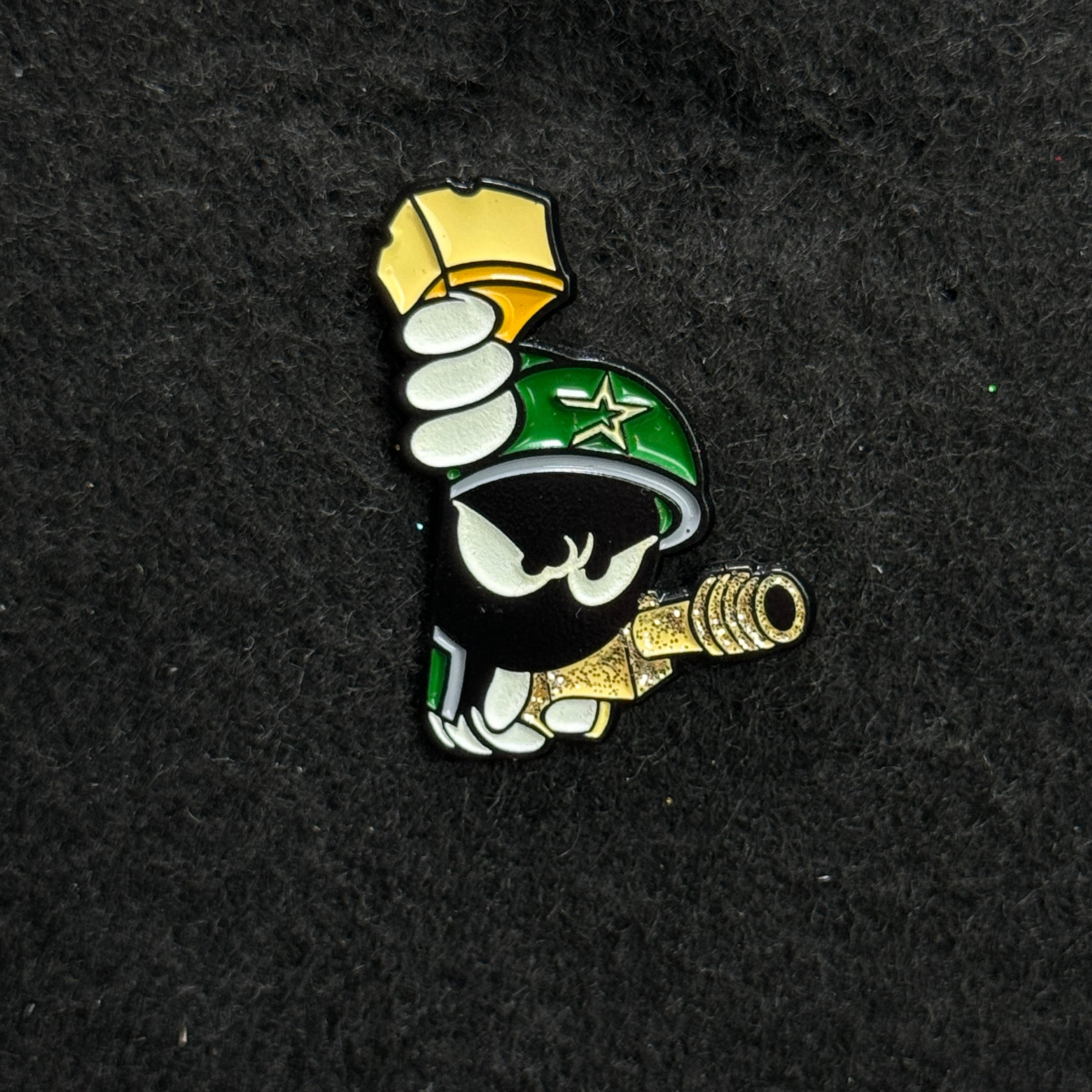 Green Cap Gold Gun Glitter Marvin the Martian Peeker Pin (GITD)