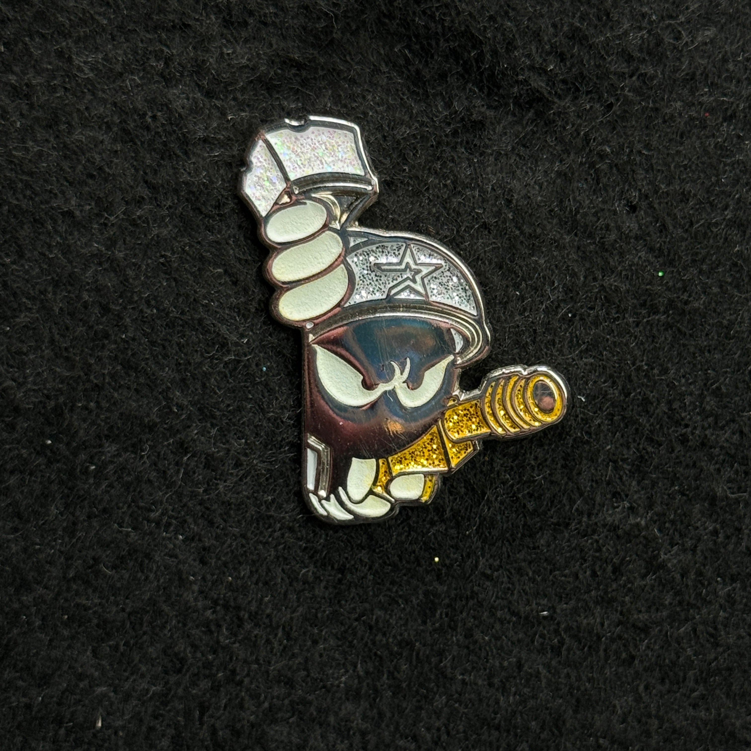 Silver/Gold Glitter Marvin the Martian Peeker Pin (GITD)