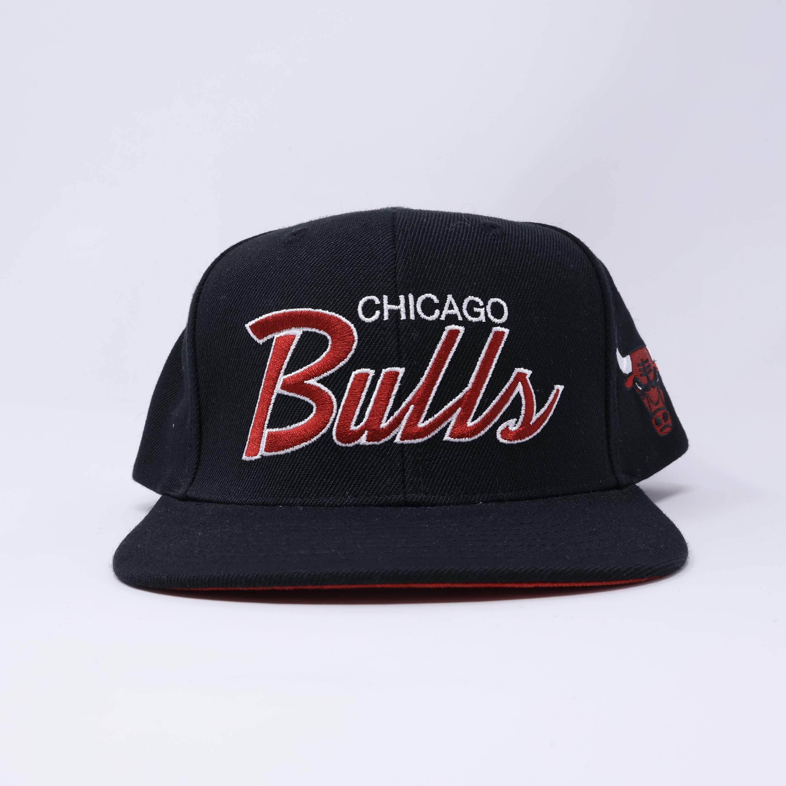 USED Black Chicago Bulls NBA Red Logo Vintage Mitchell and Ness Adjustable